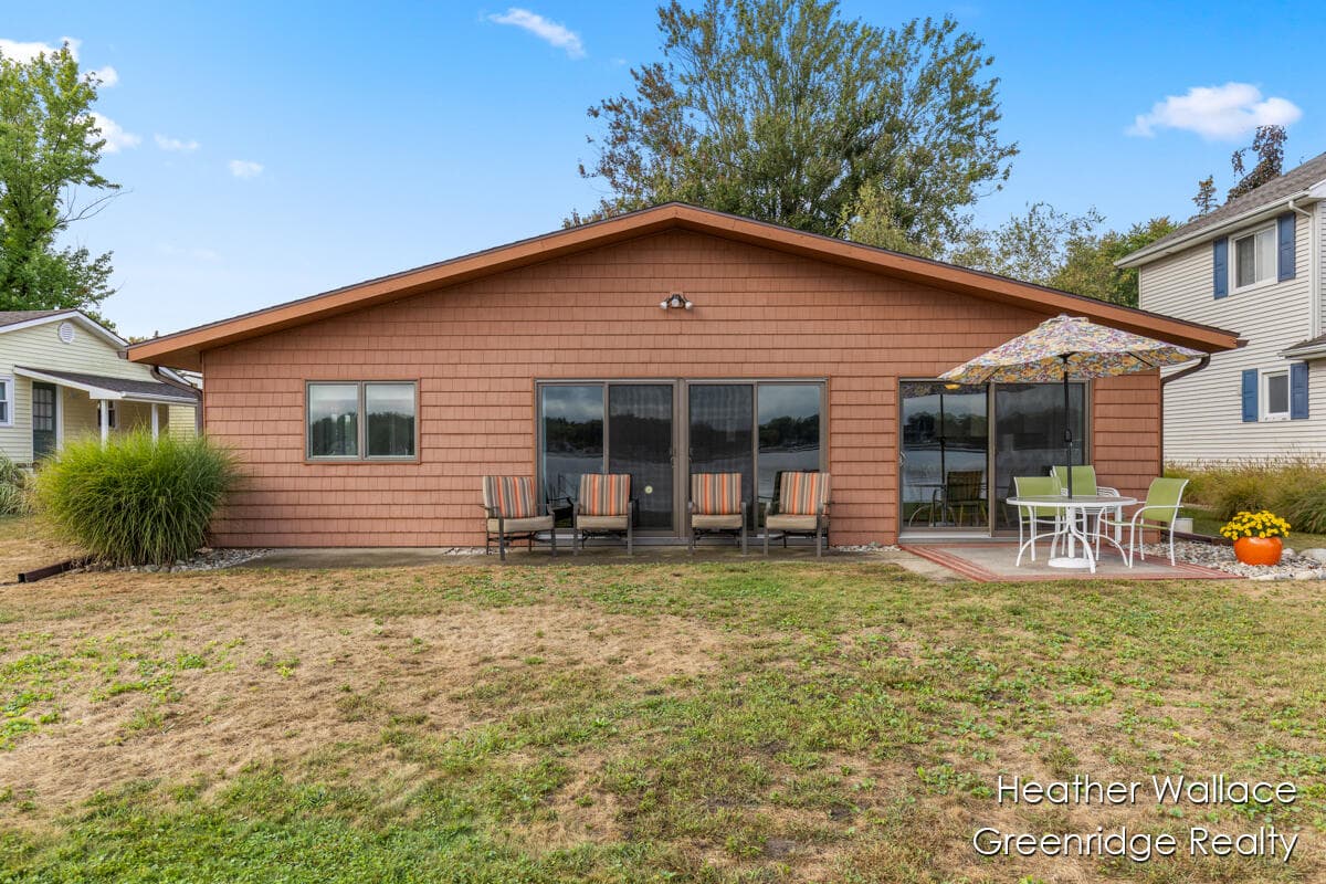 Primary property photo