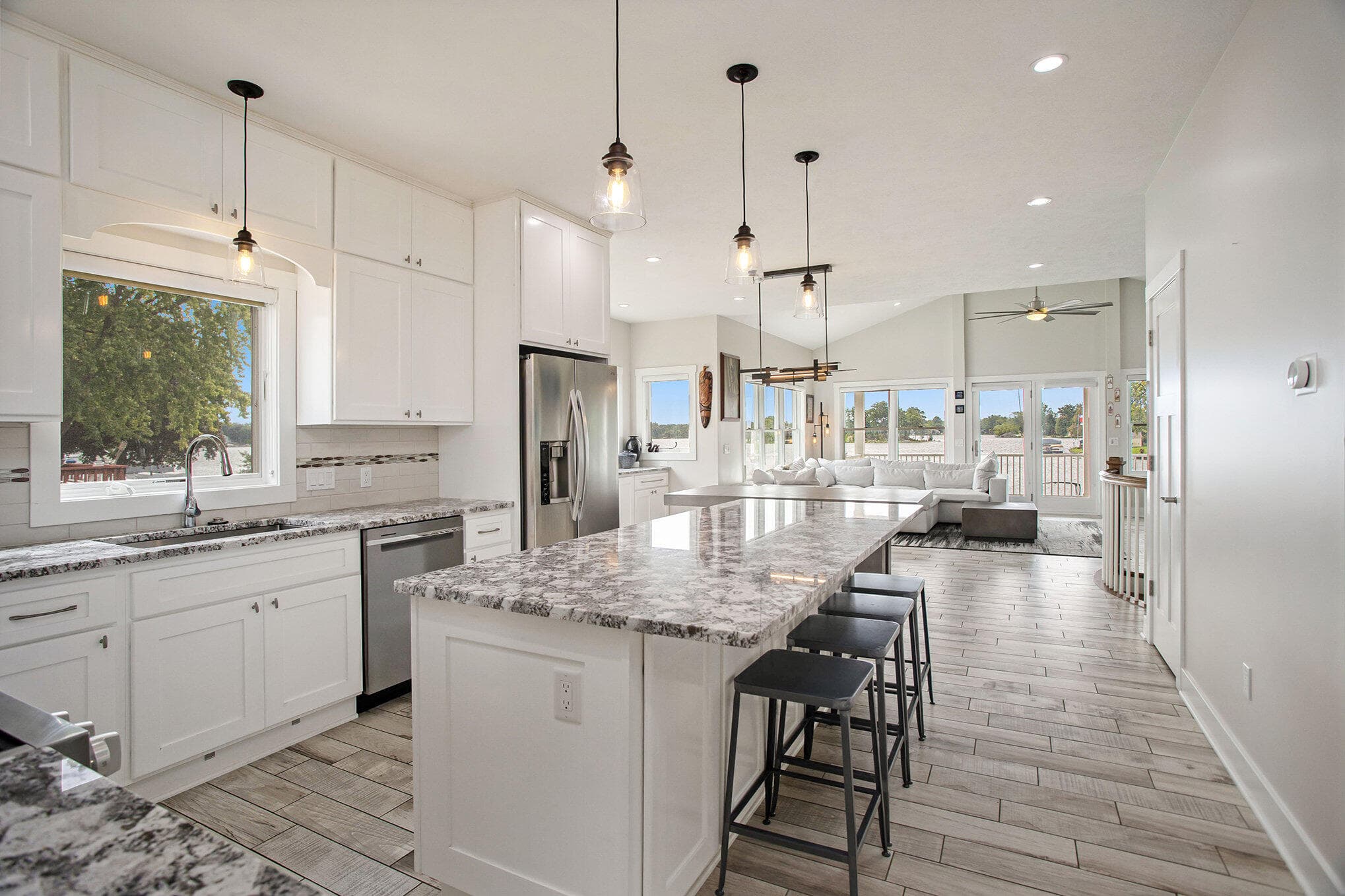 Primary property photo