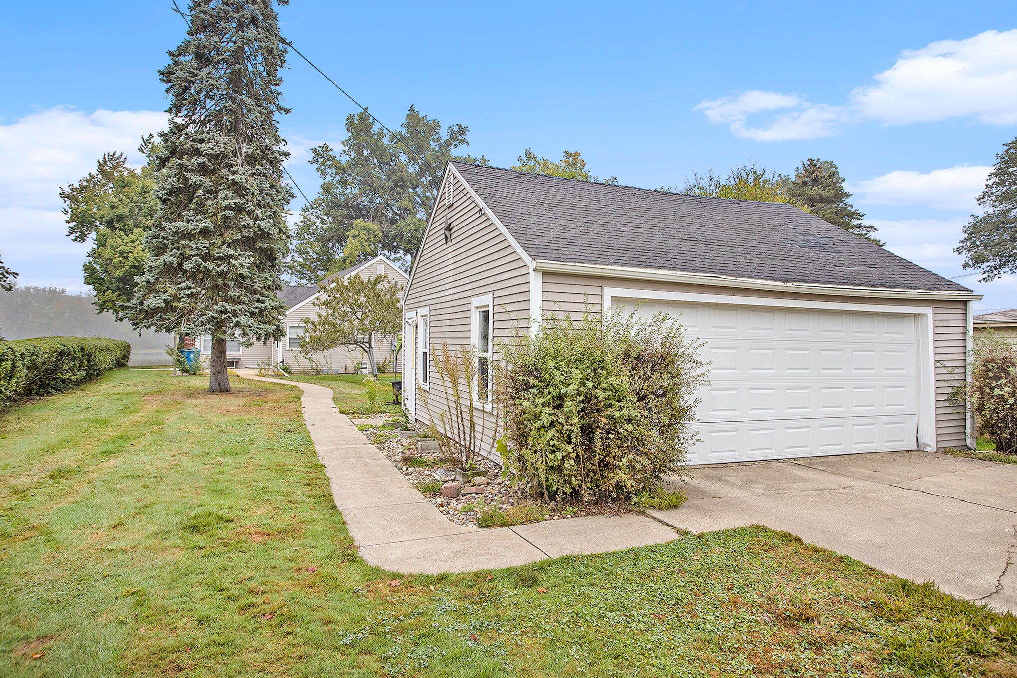 Primary property photo
