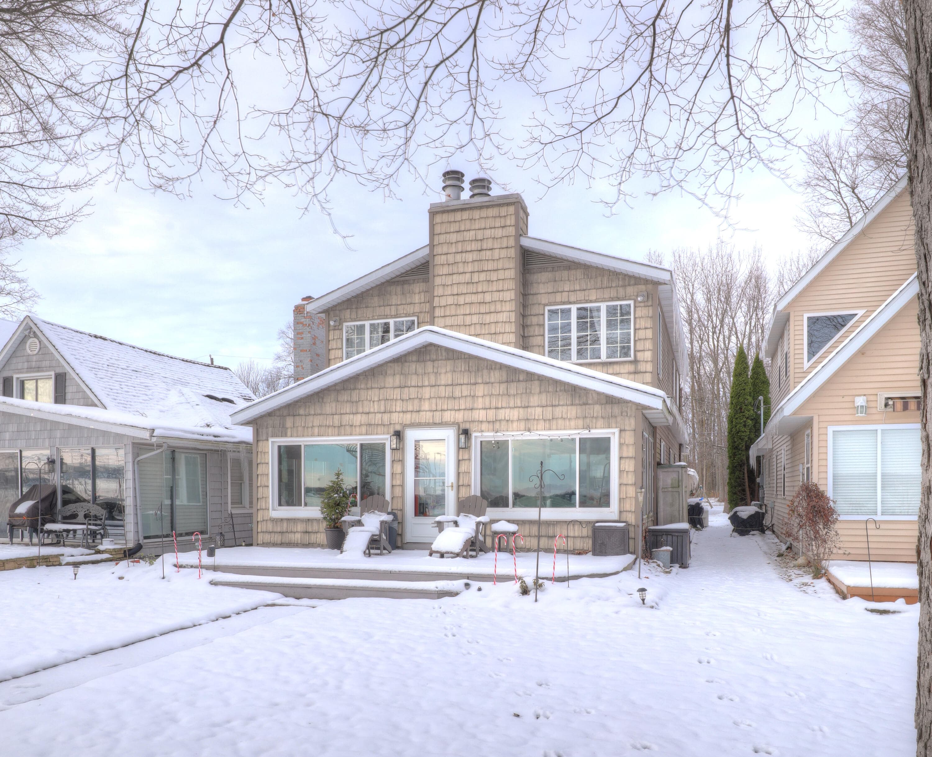 Primary property photo
