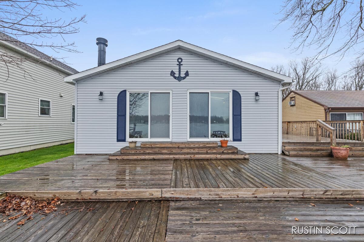 Primary property photo