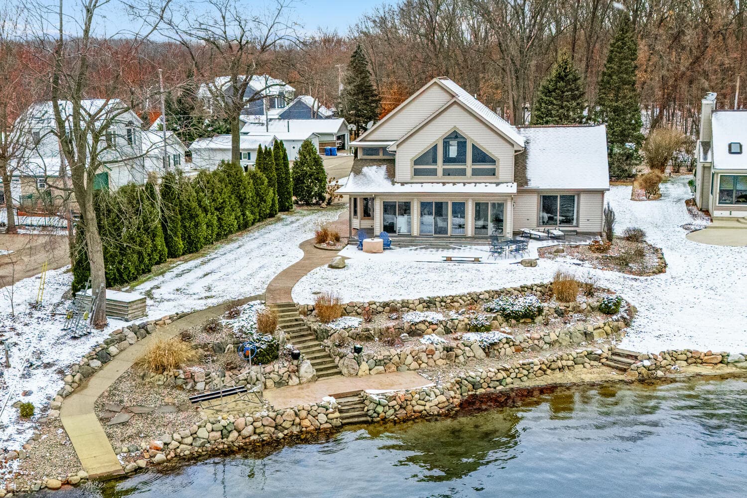 Primary property photo