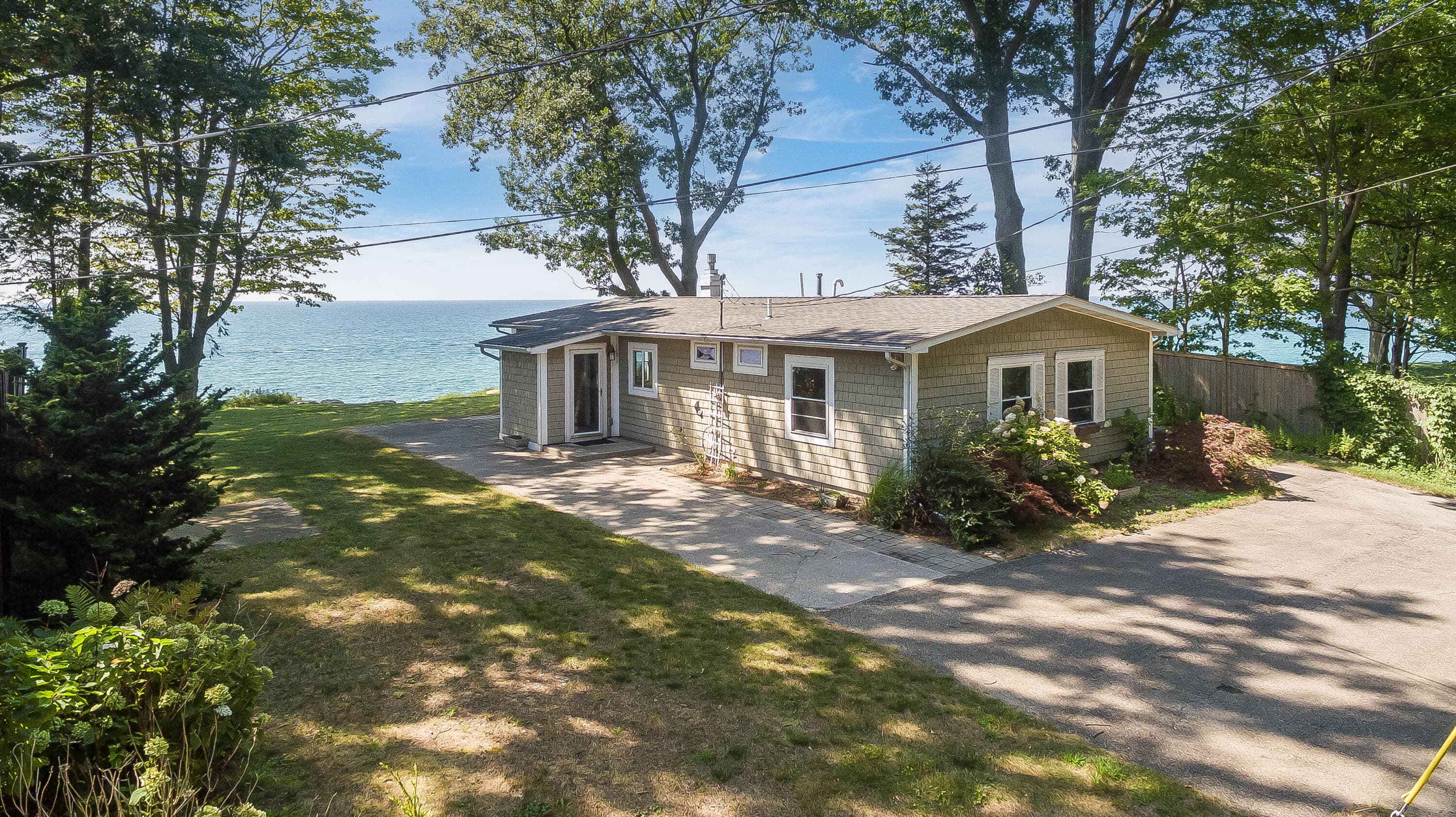 Primary property photo