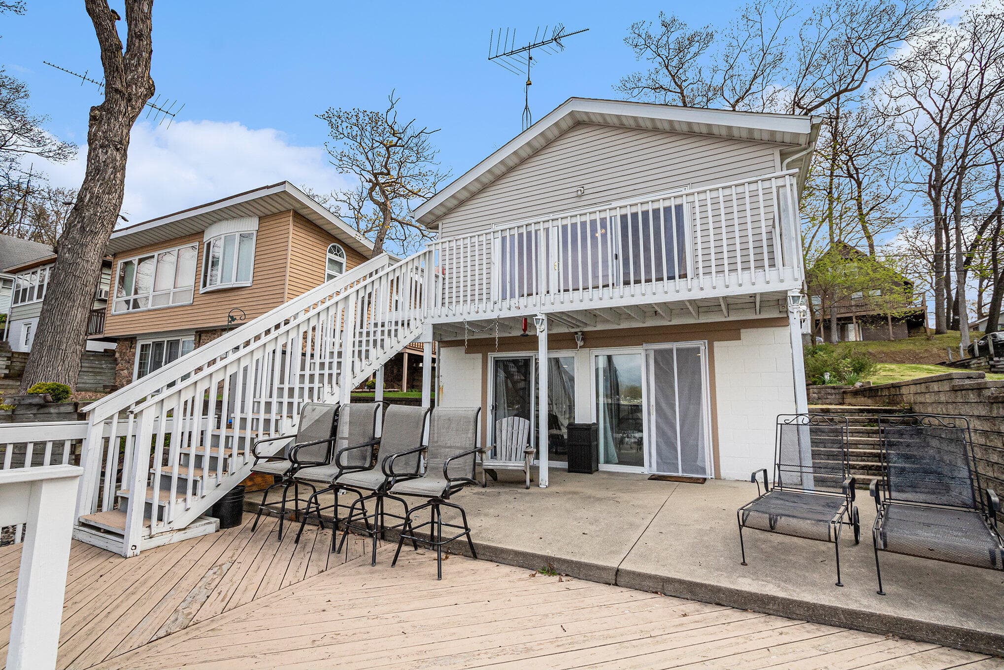 Primary property photo