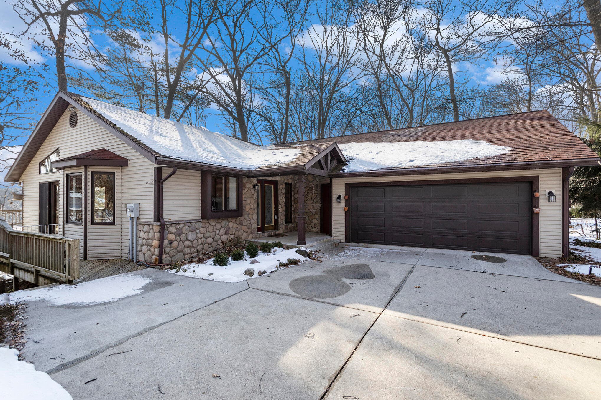 Primary property photo