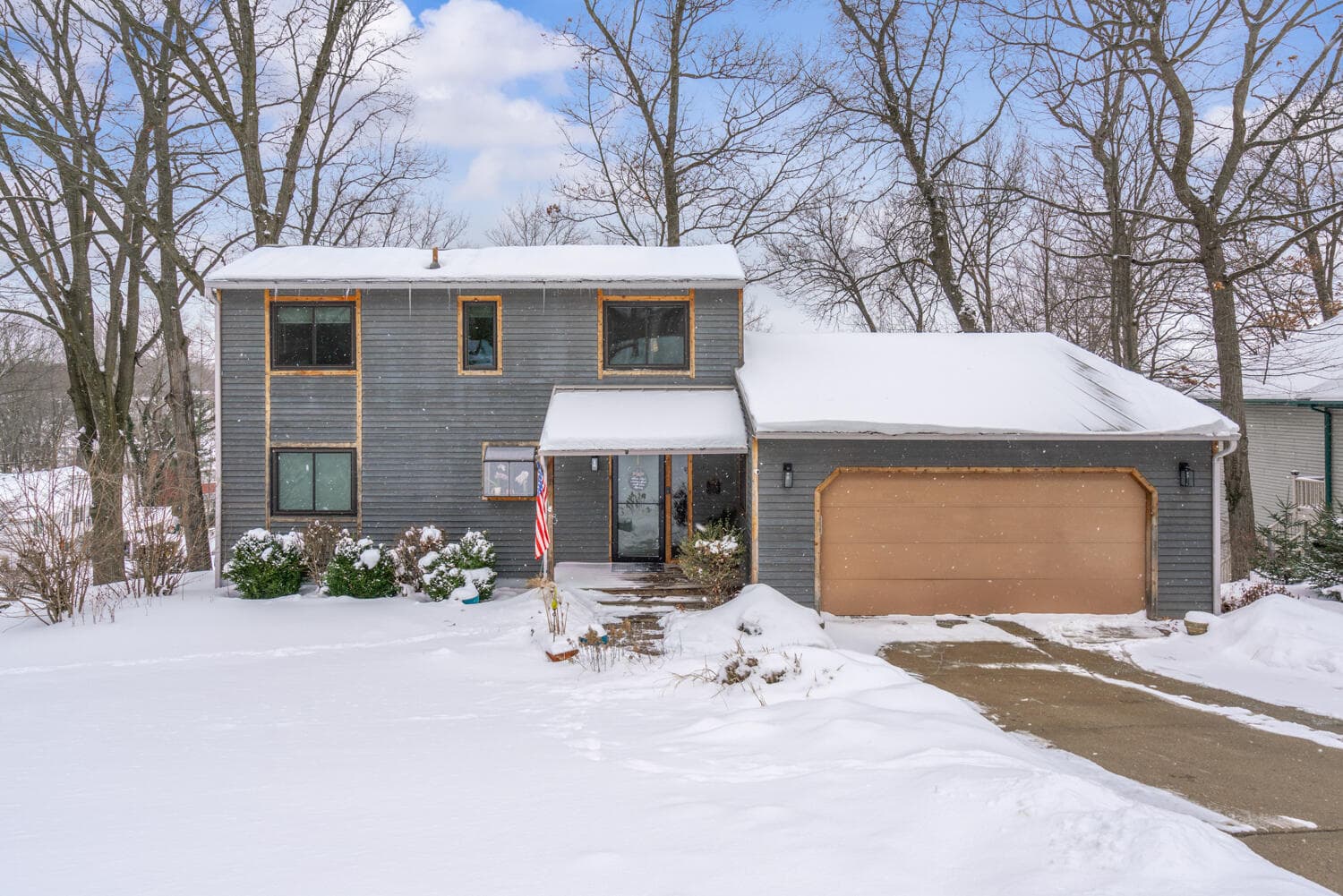 Primary property photo