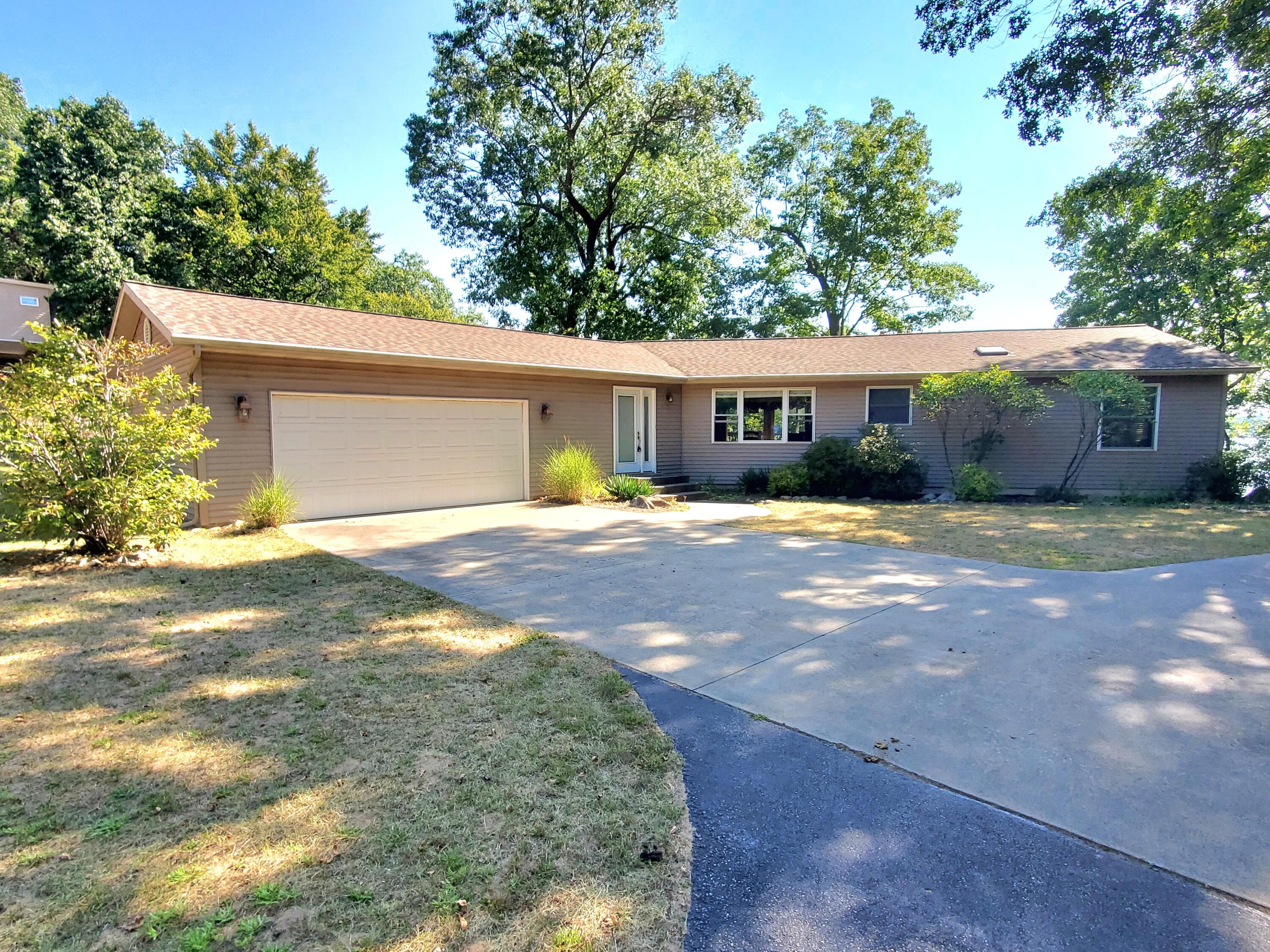 Primary property photo