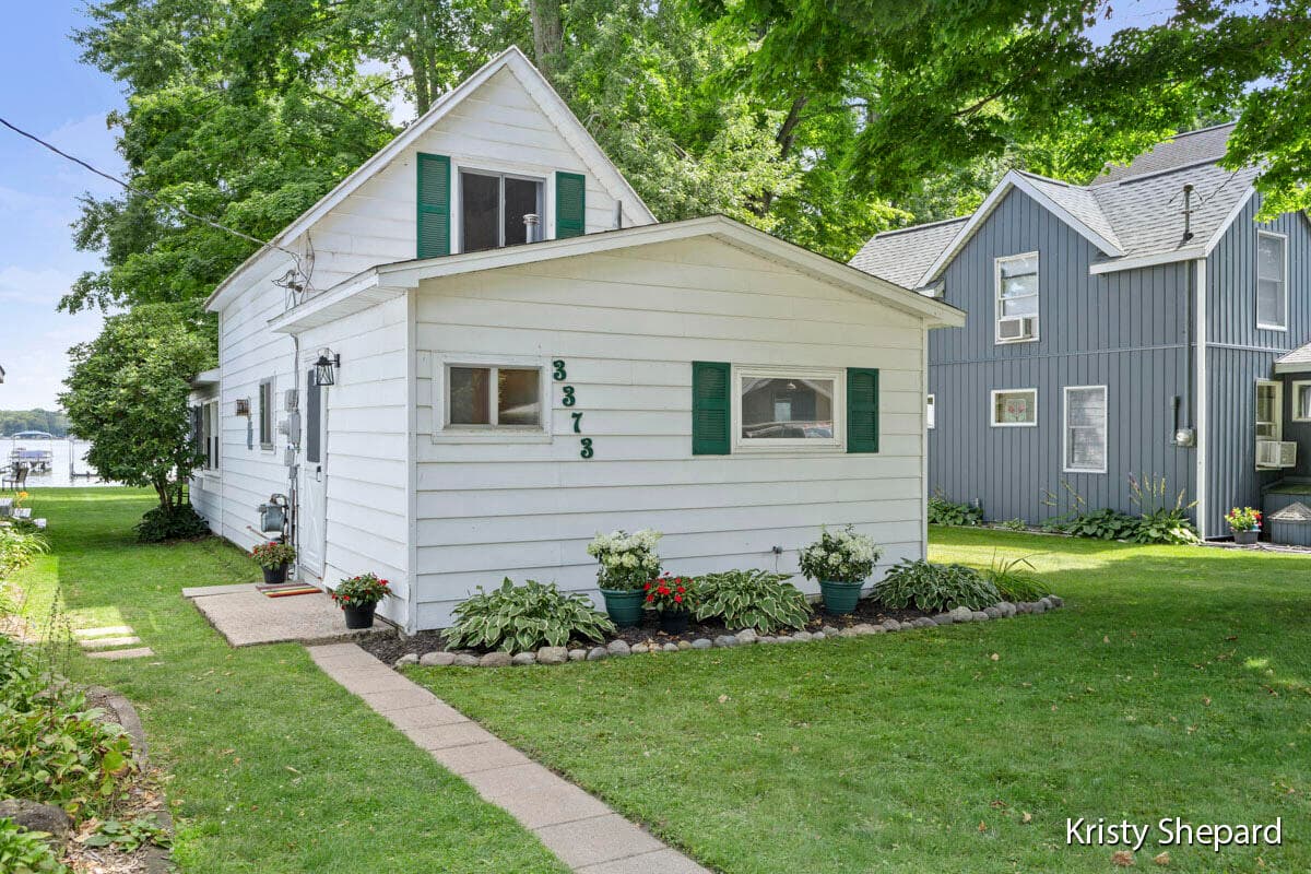 Primary property photo