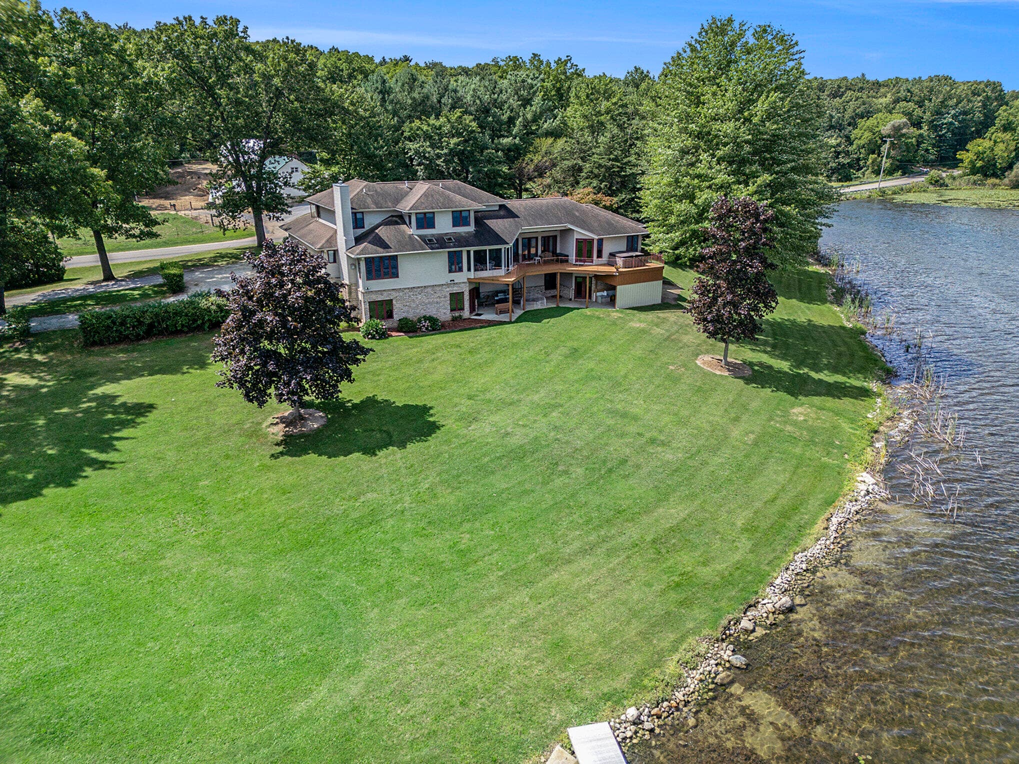 Primary property photo
