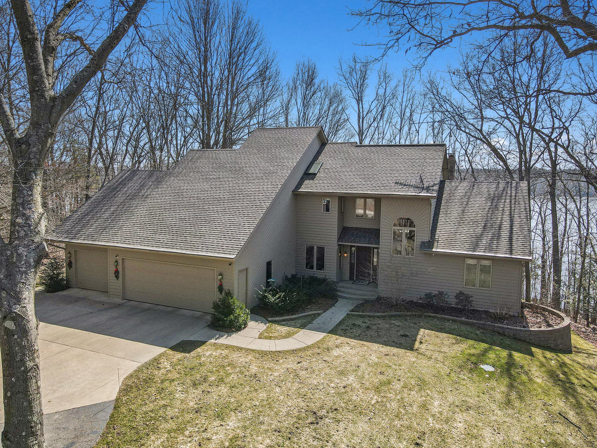 Primary property photo