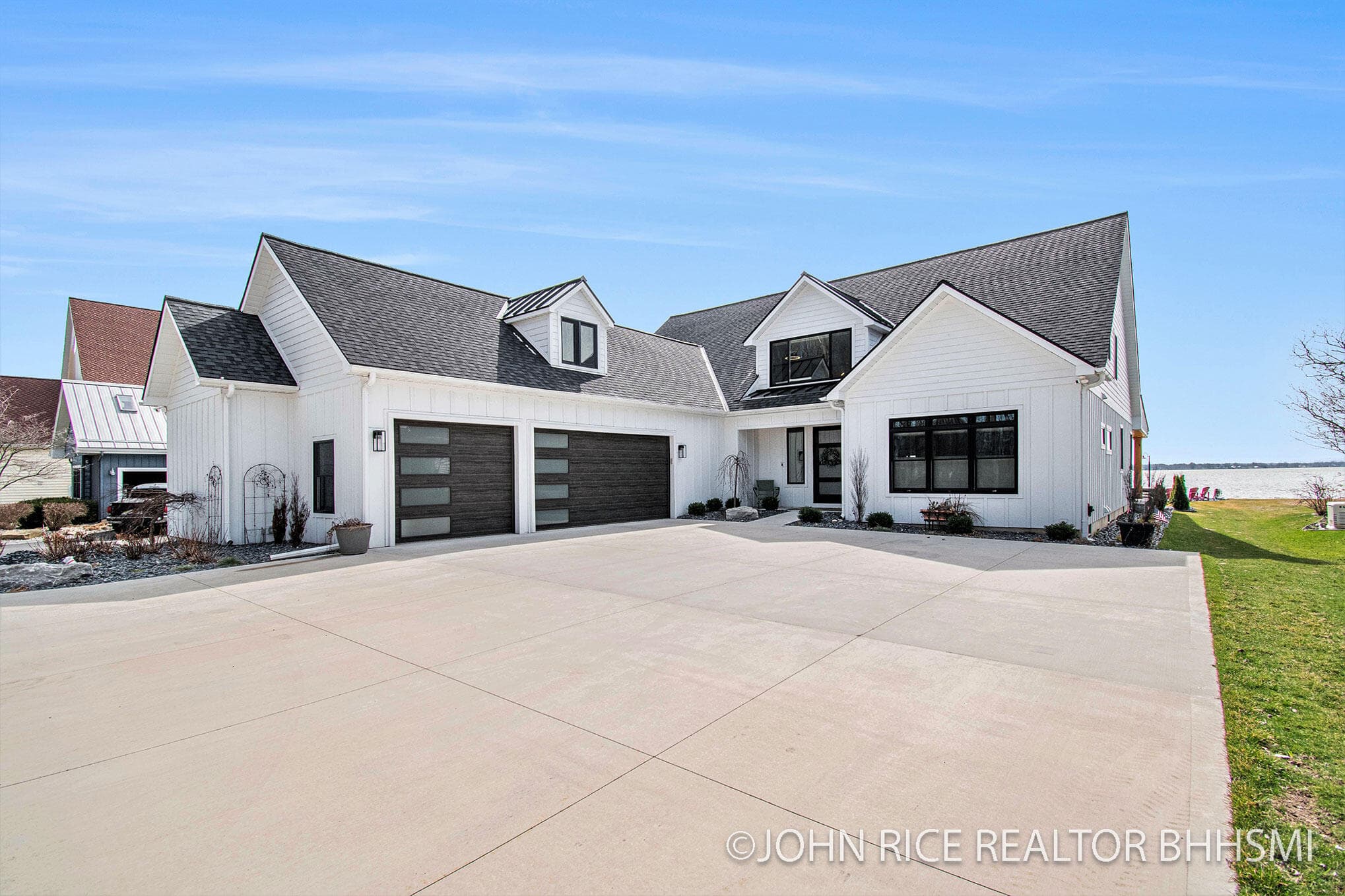 Primary property photo