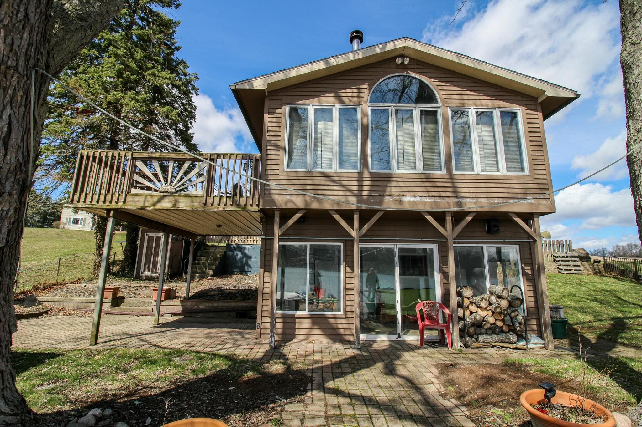 Primary property photo