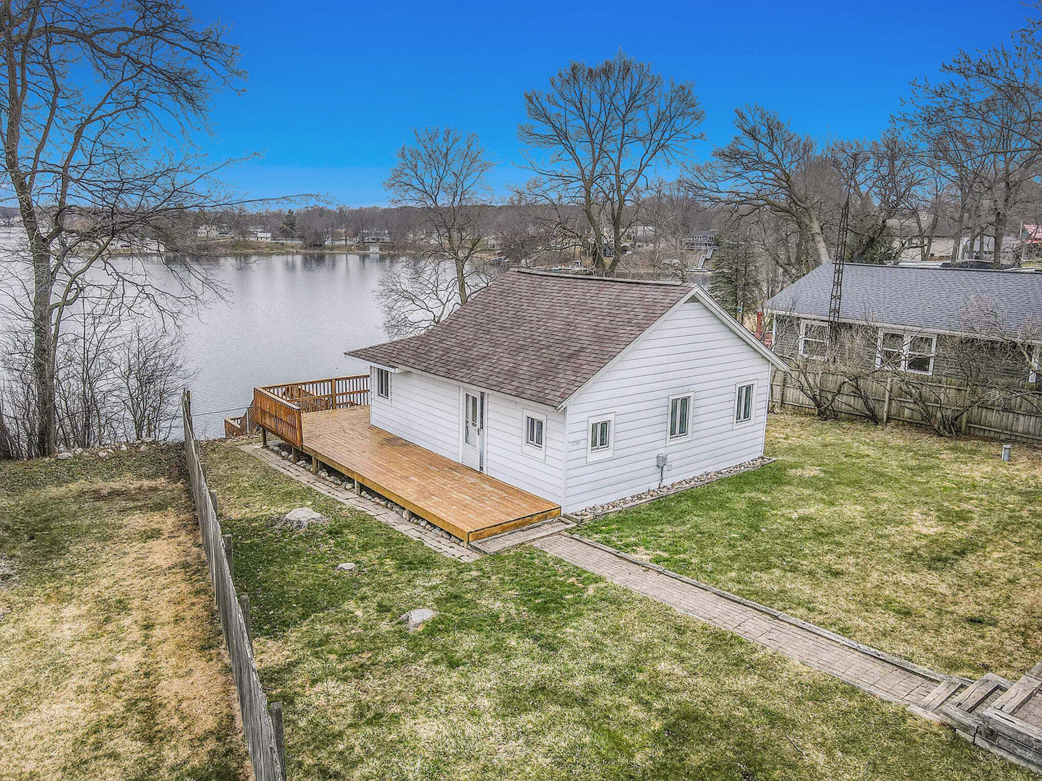 Primary property photo