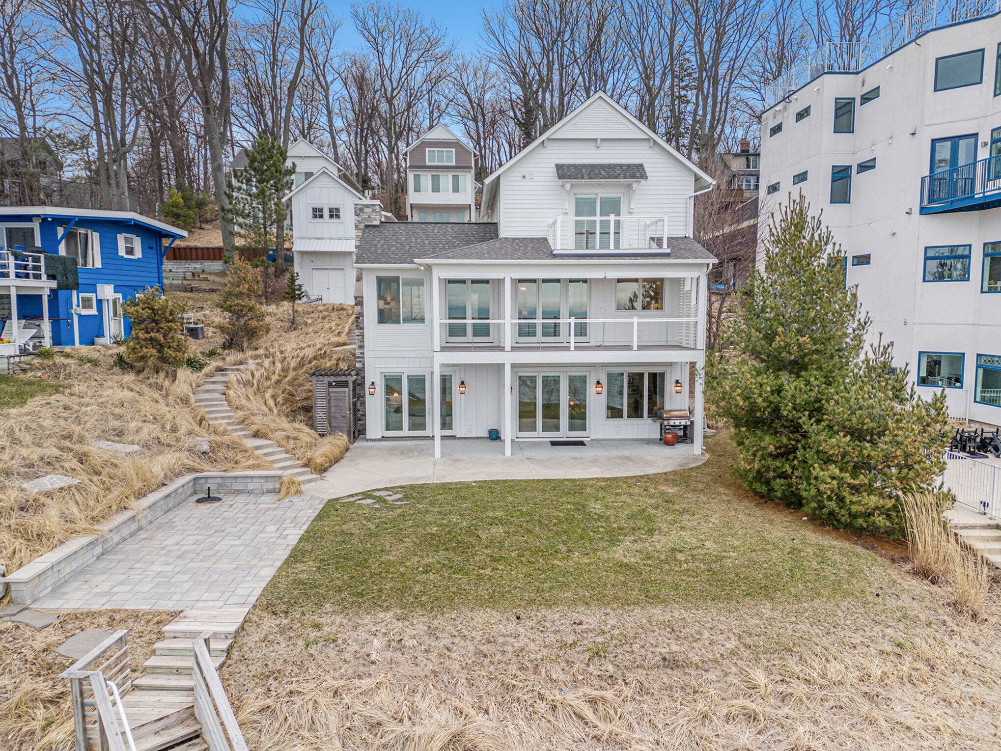 Primary property photo