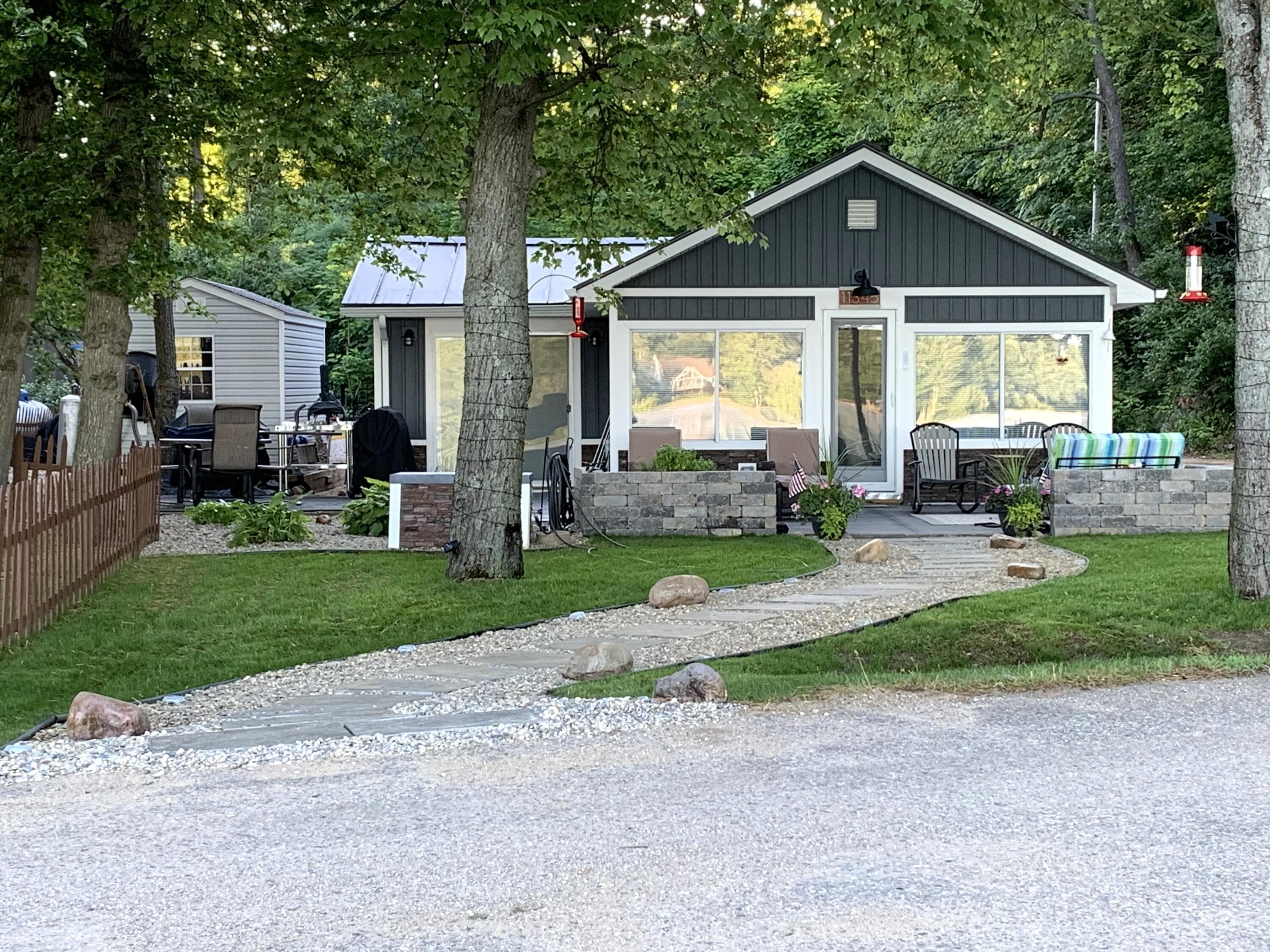 Primary property photo