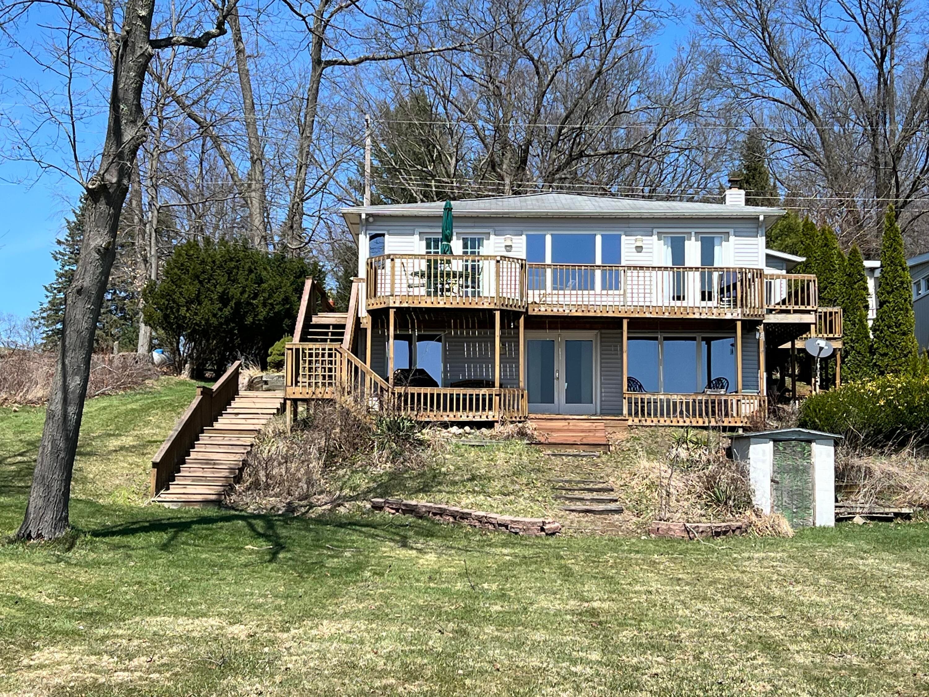 Primary property photo