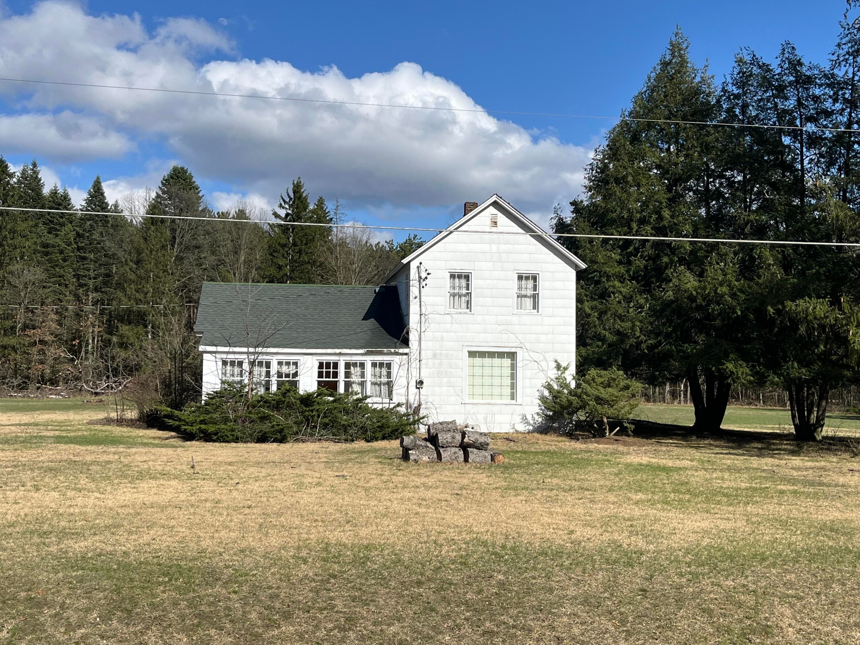 Primary property photo