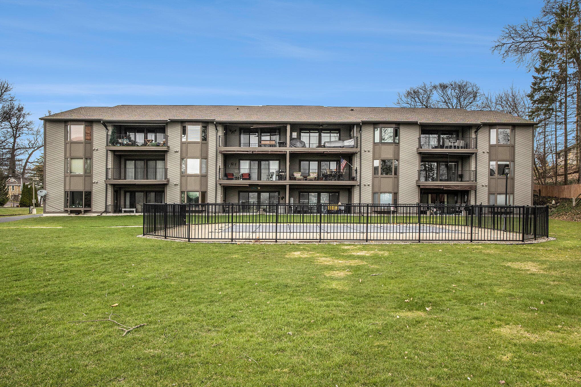 Primary property photo