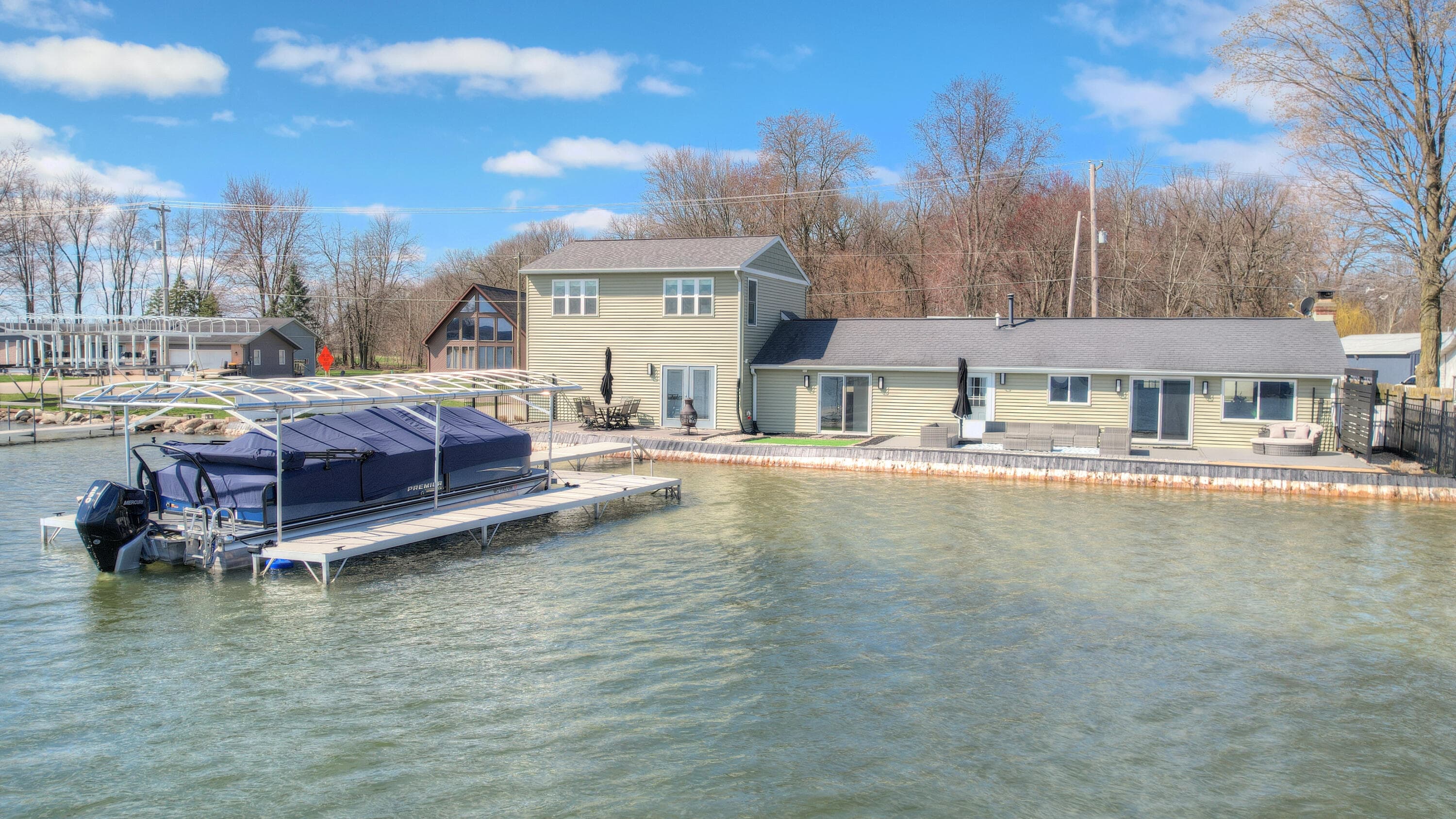 Primary property photo