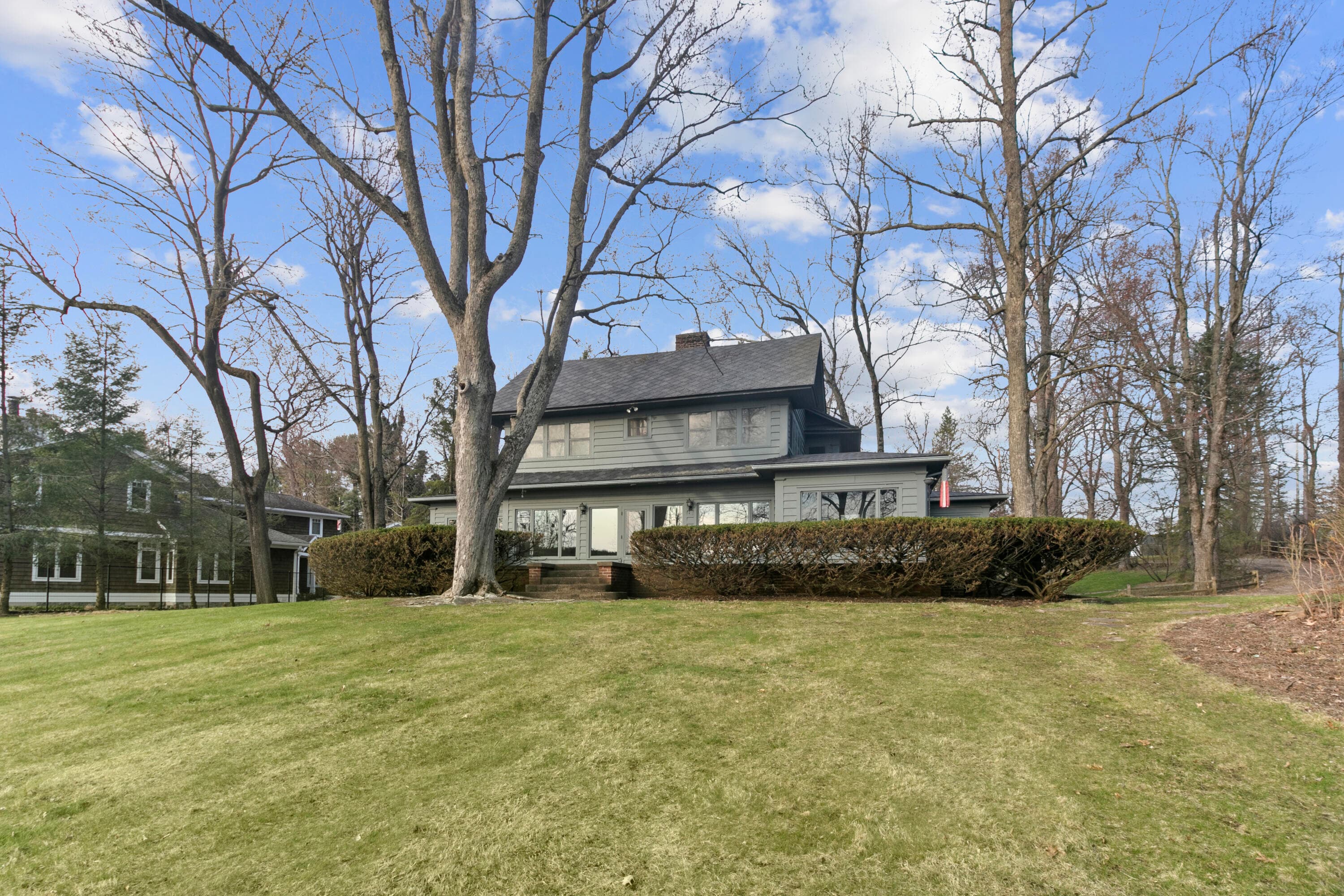 Primary property photo