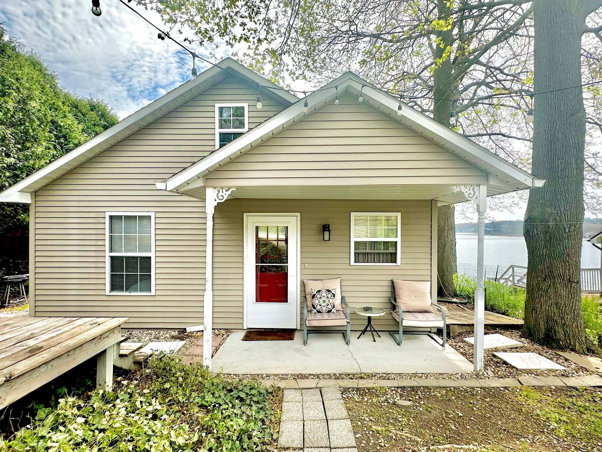 Primary property photo