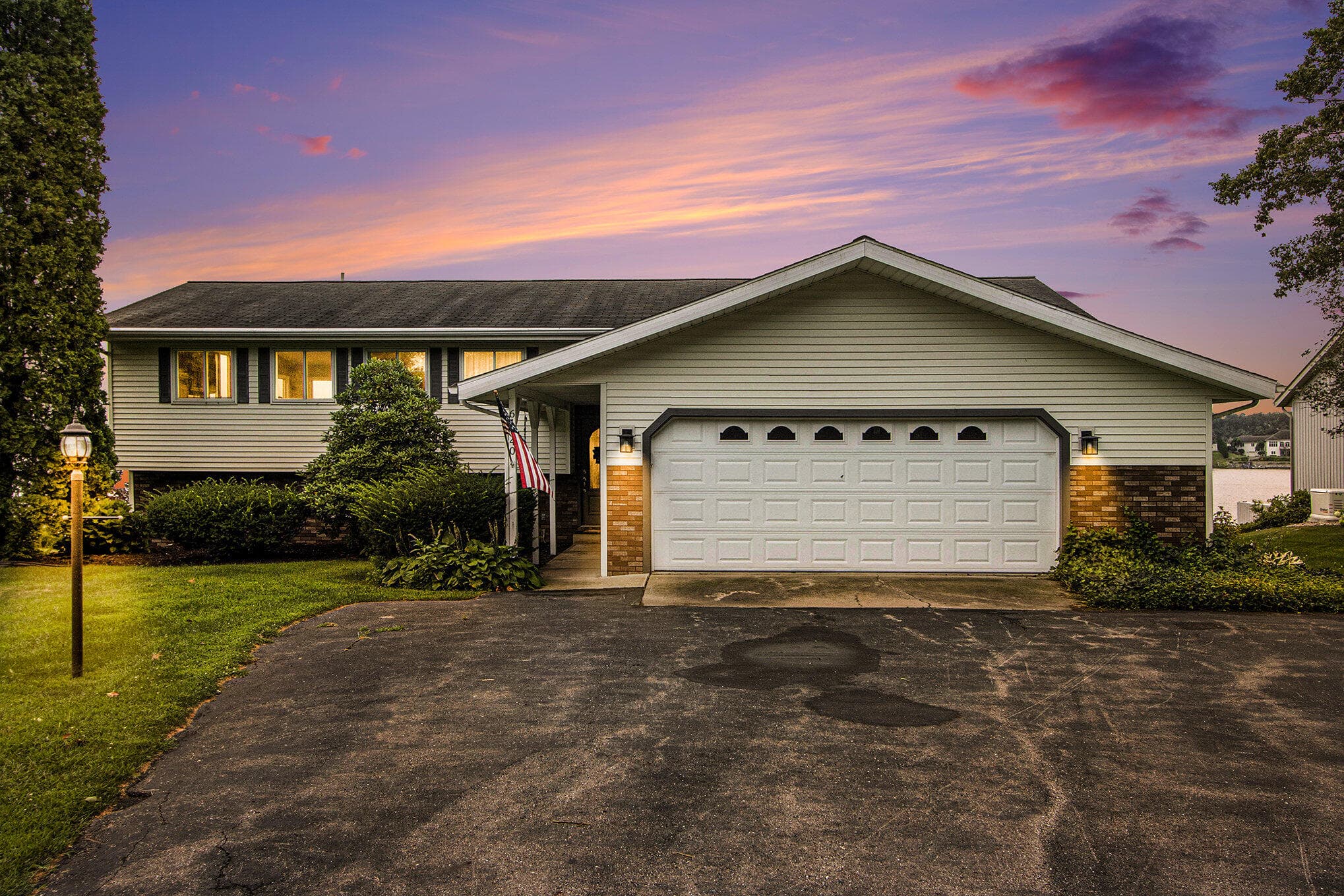 Primary property photo