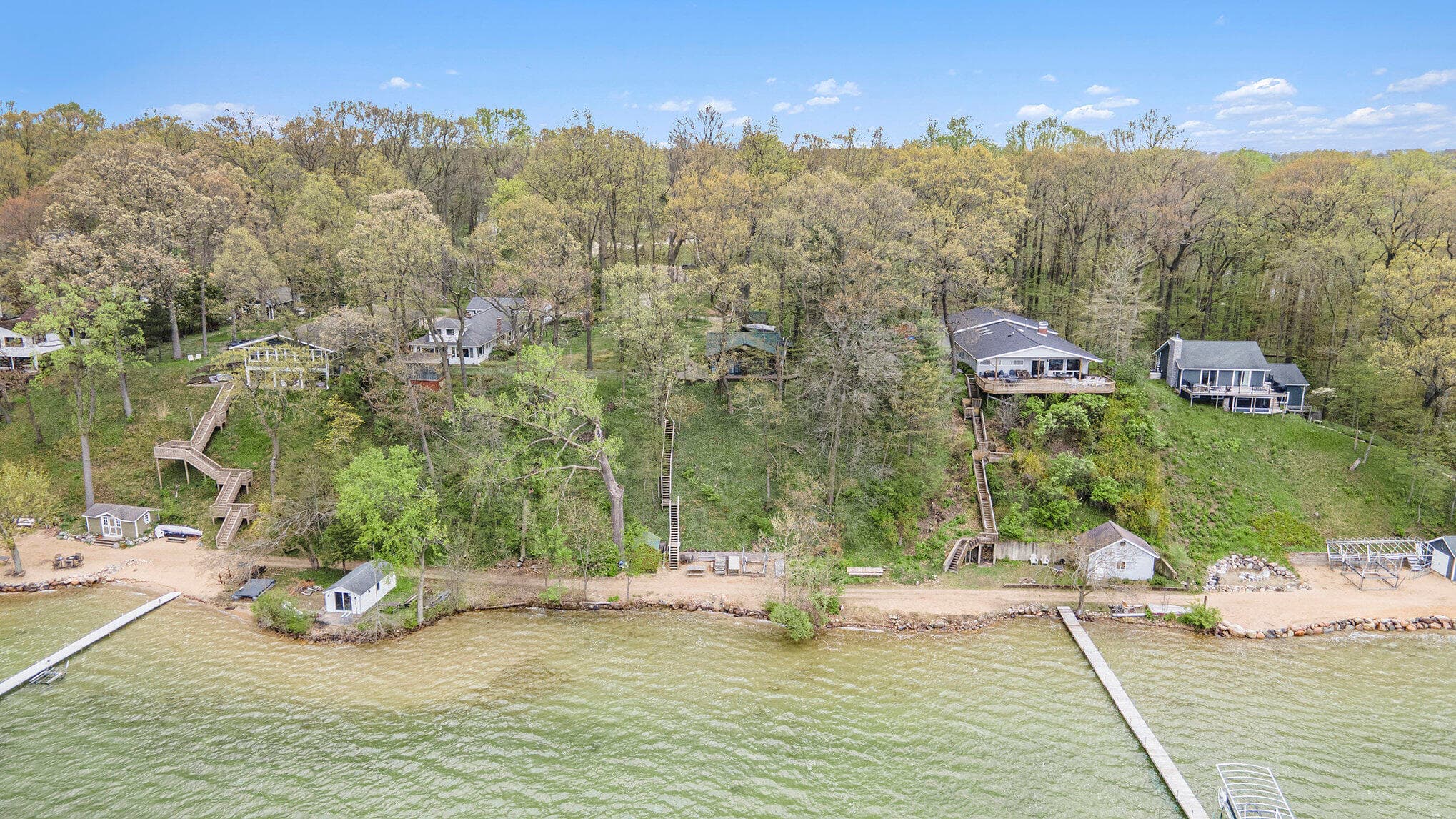 Primary property photo