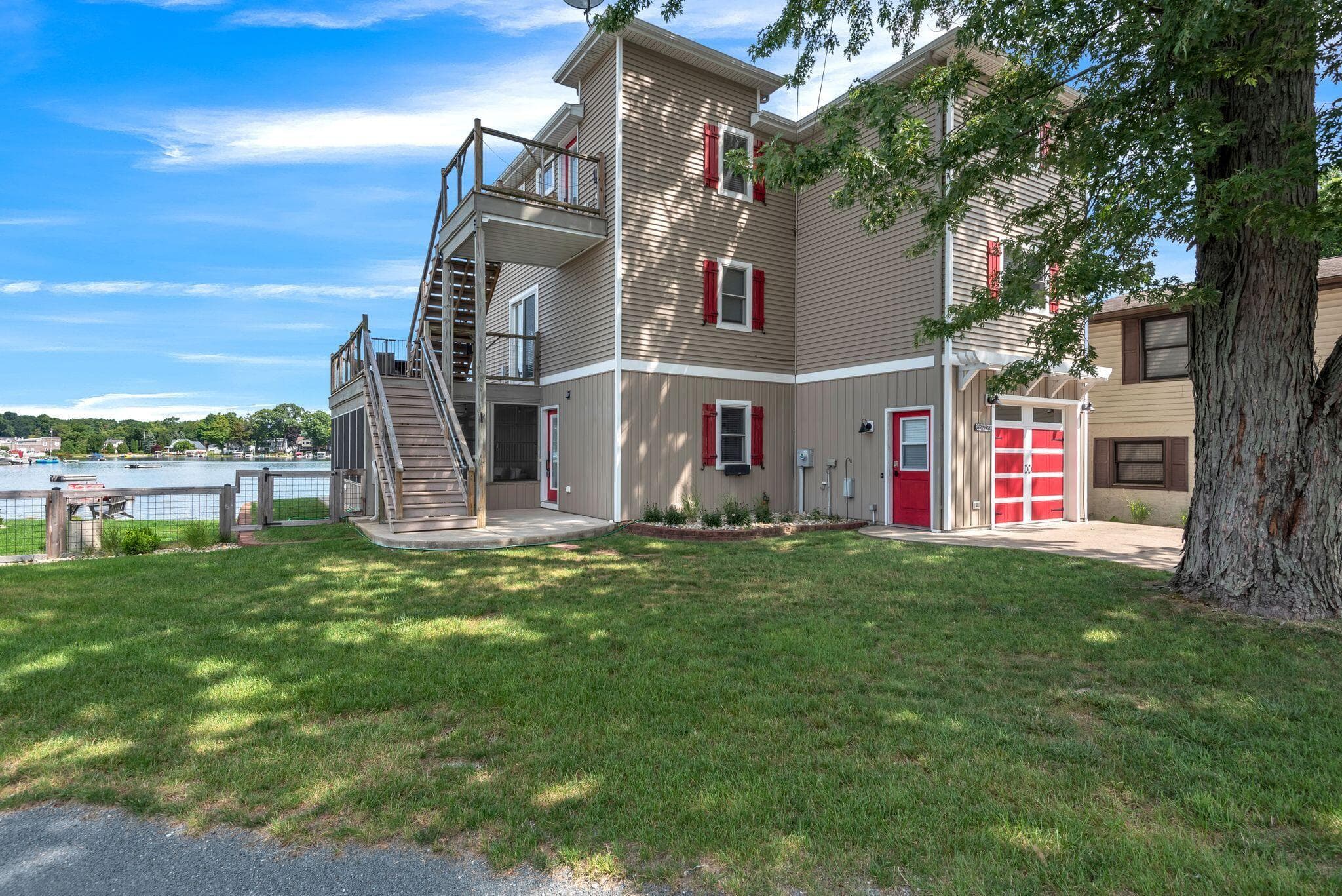 Primary property photo