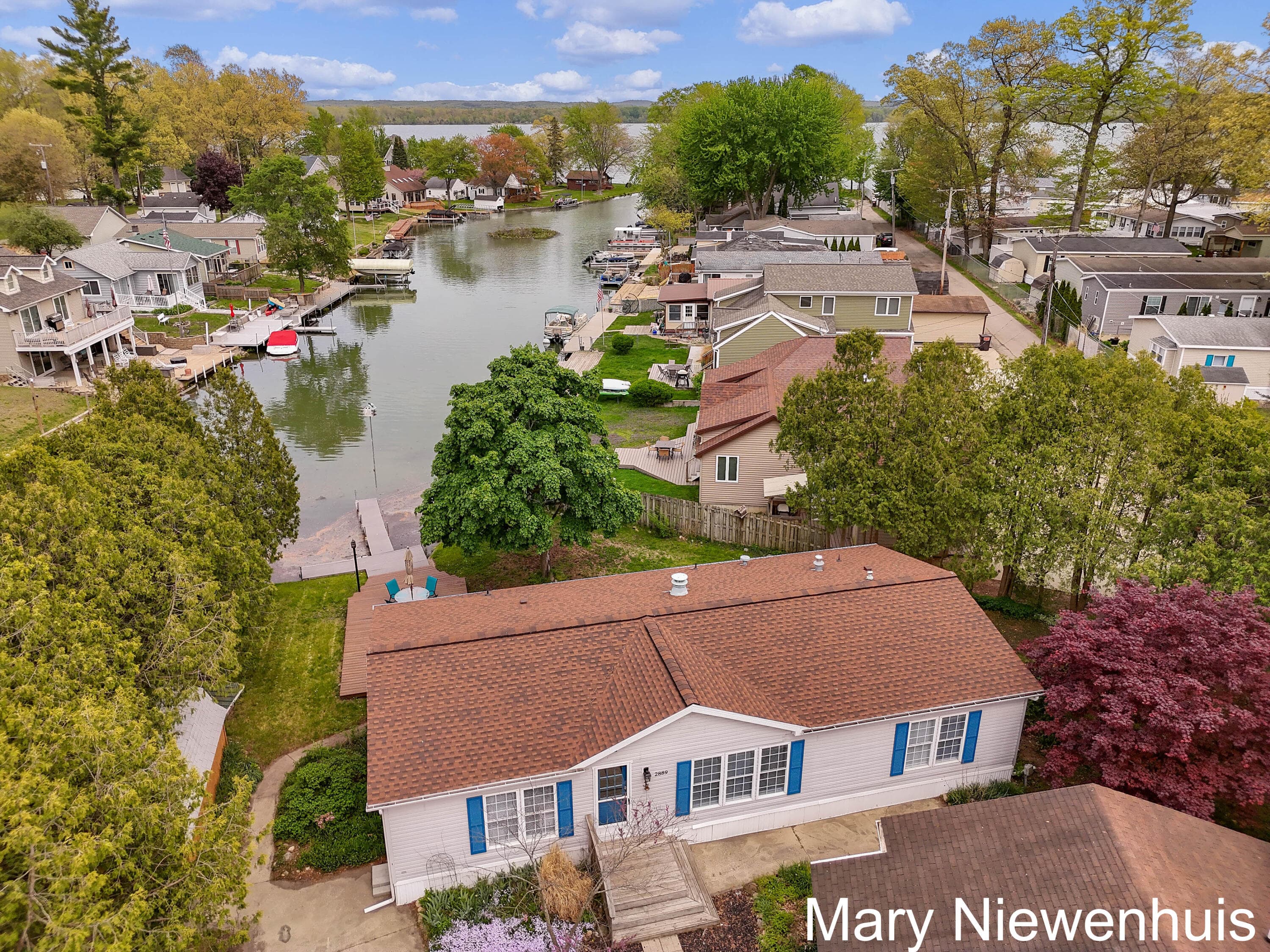 Primary property photo
