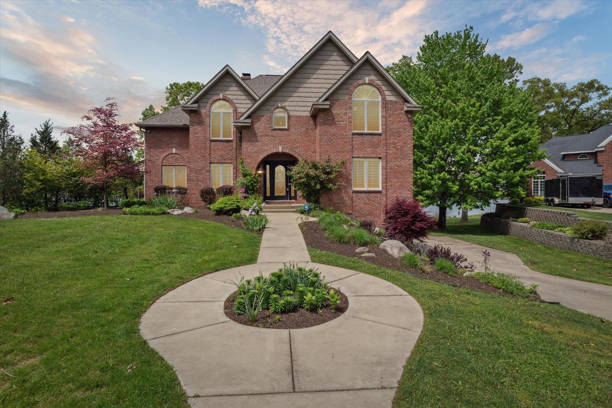 Primary property photo