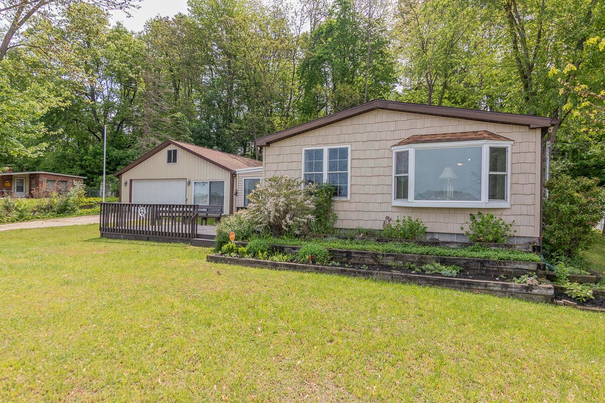 Primary property photo