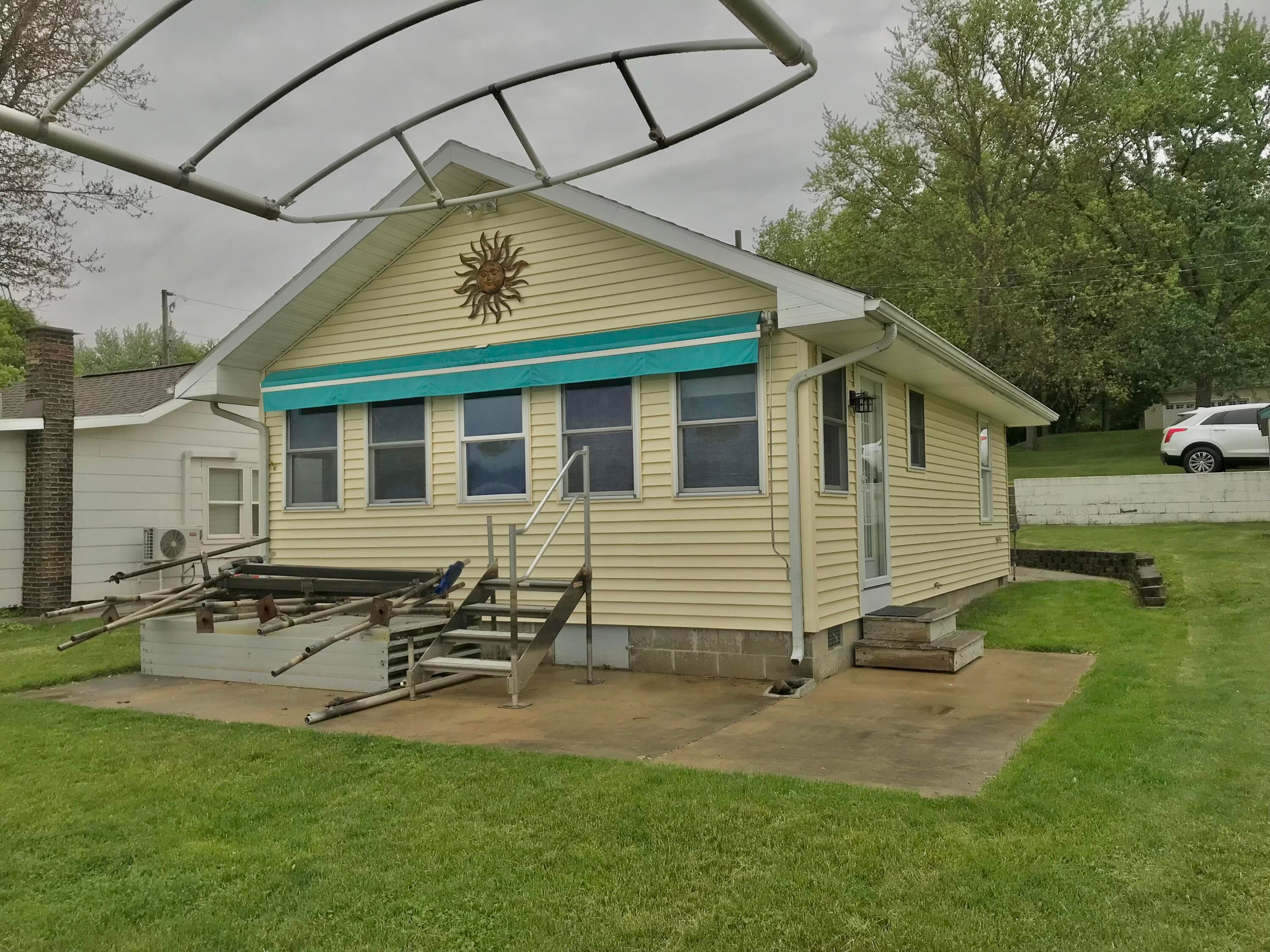 Primary property photo