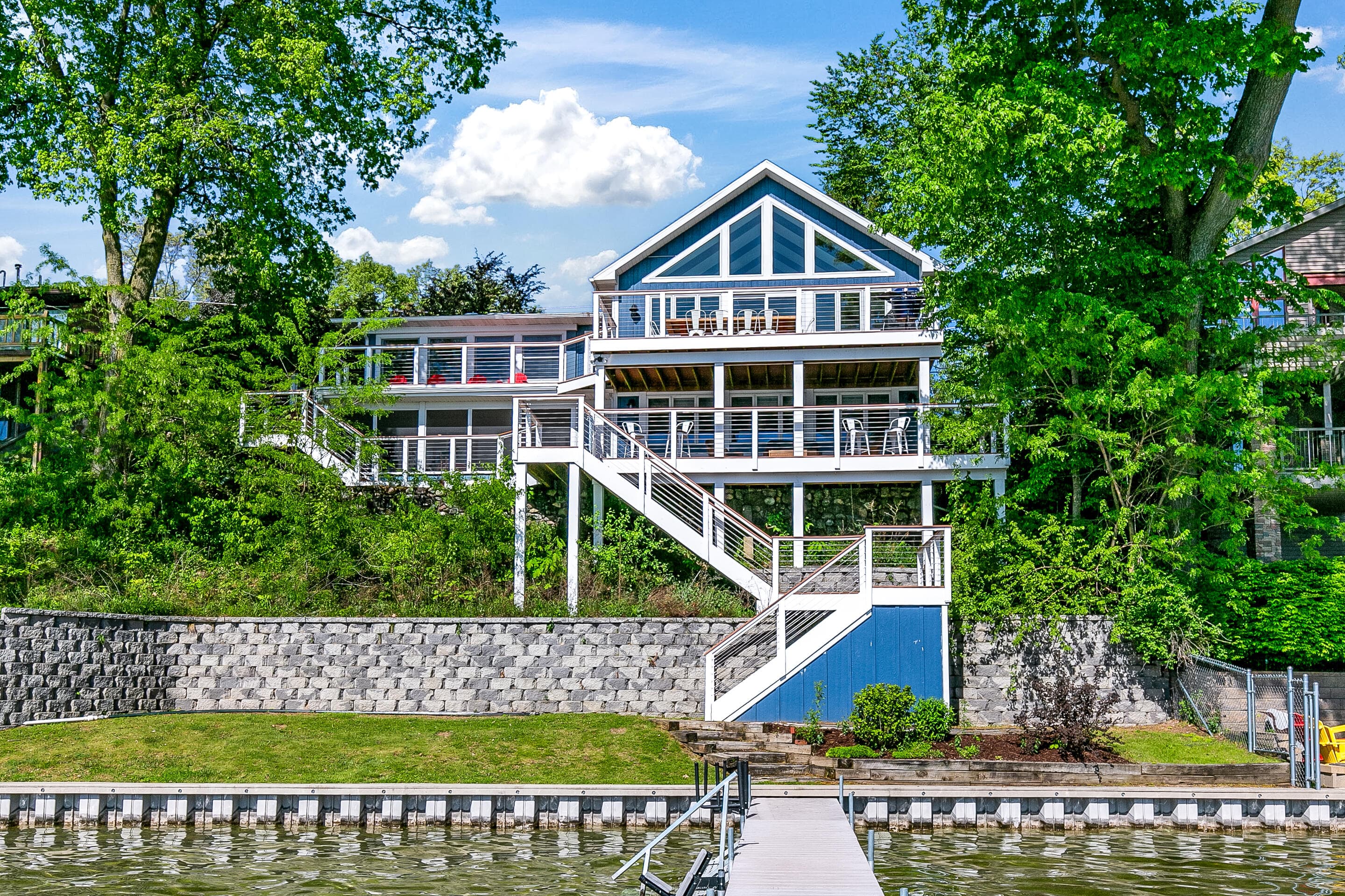 Primary property photo