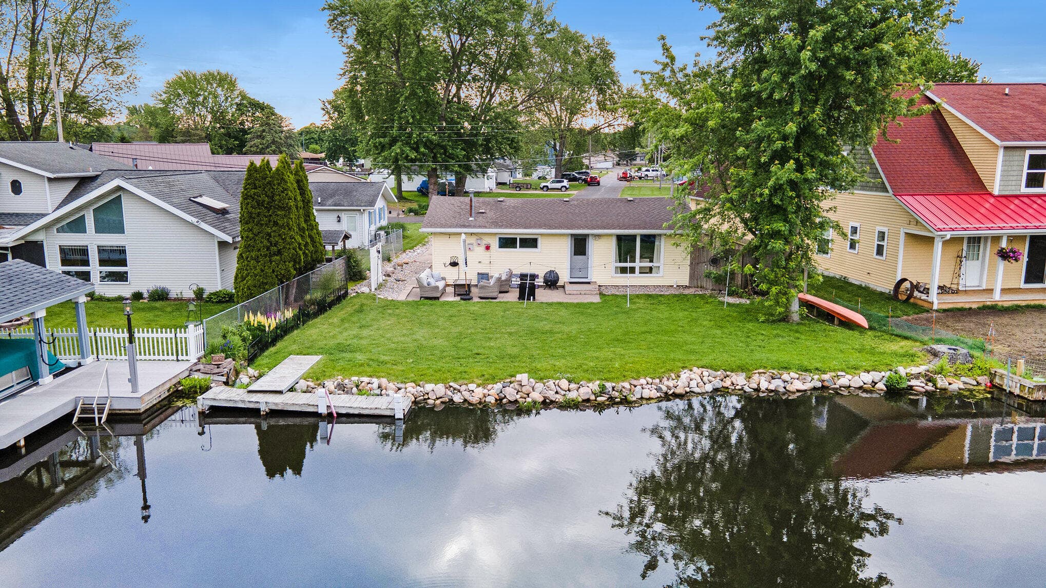 Primary property photo