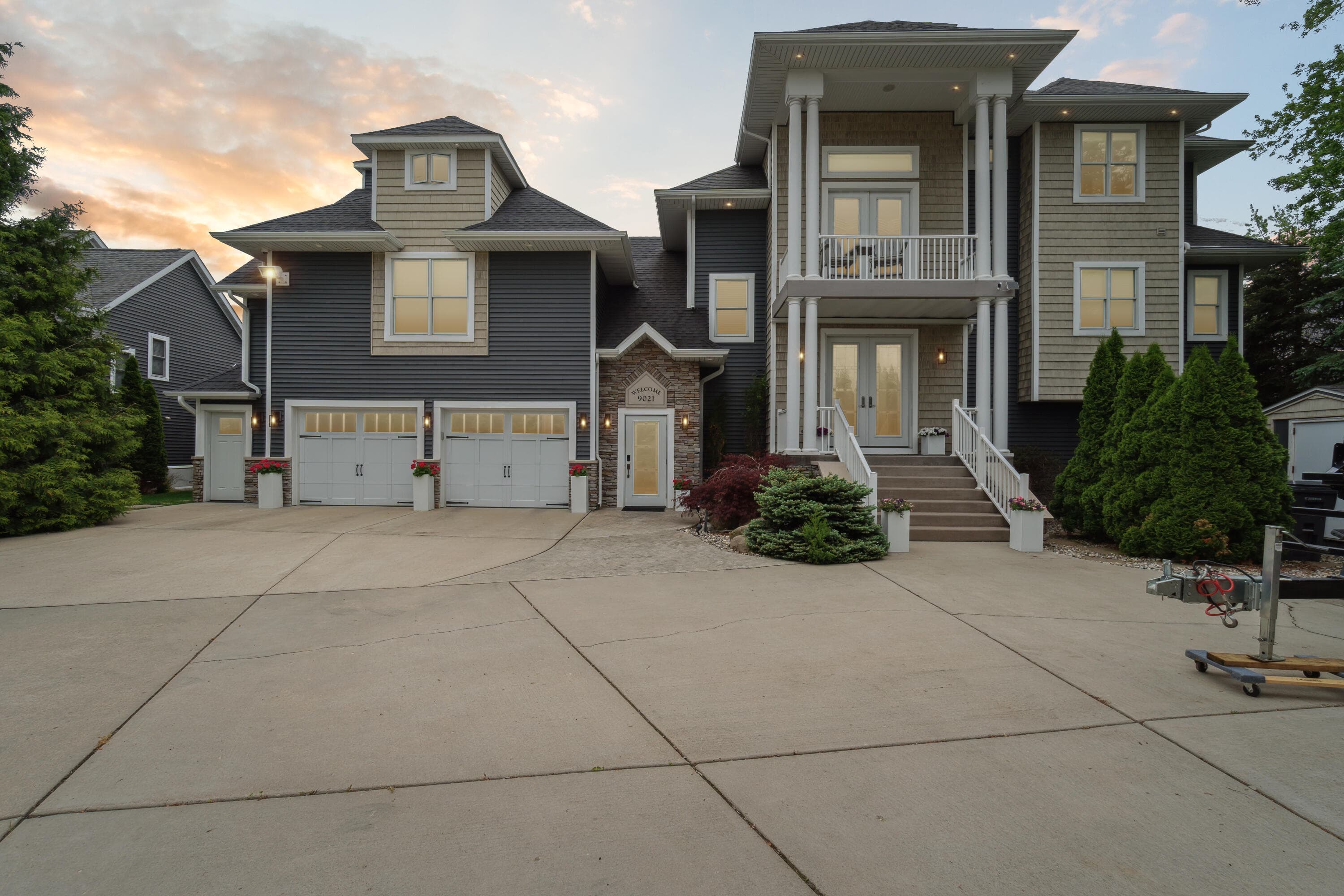 Primary property photo