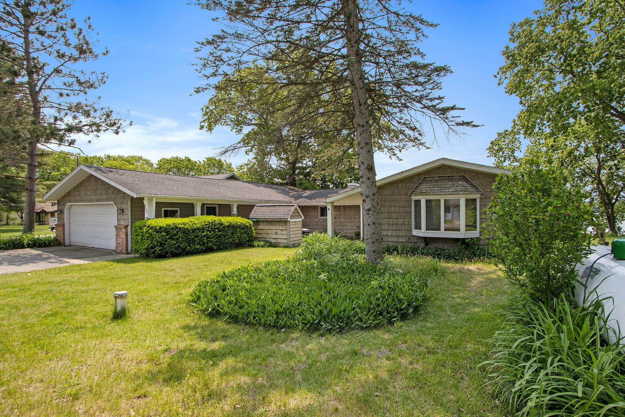 Primary property photo