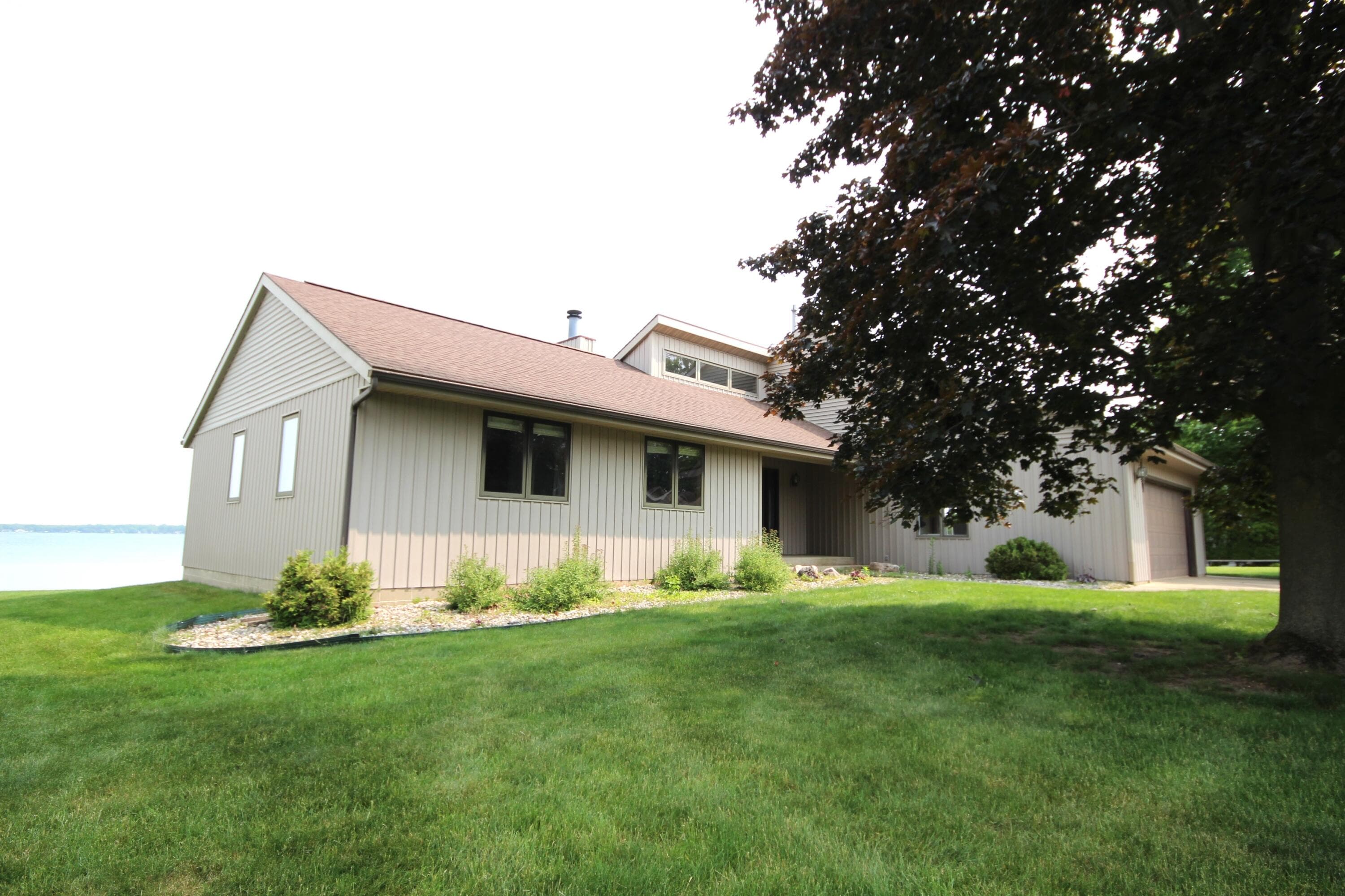 Primary property photo