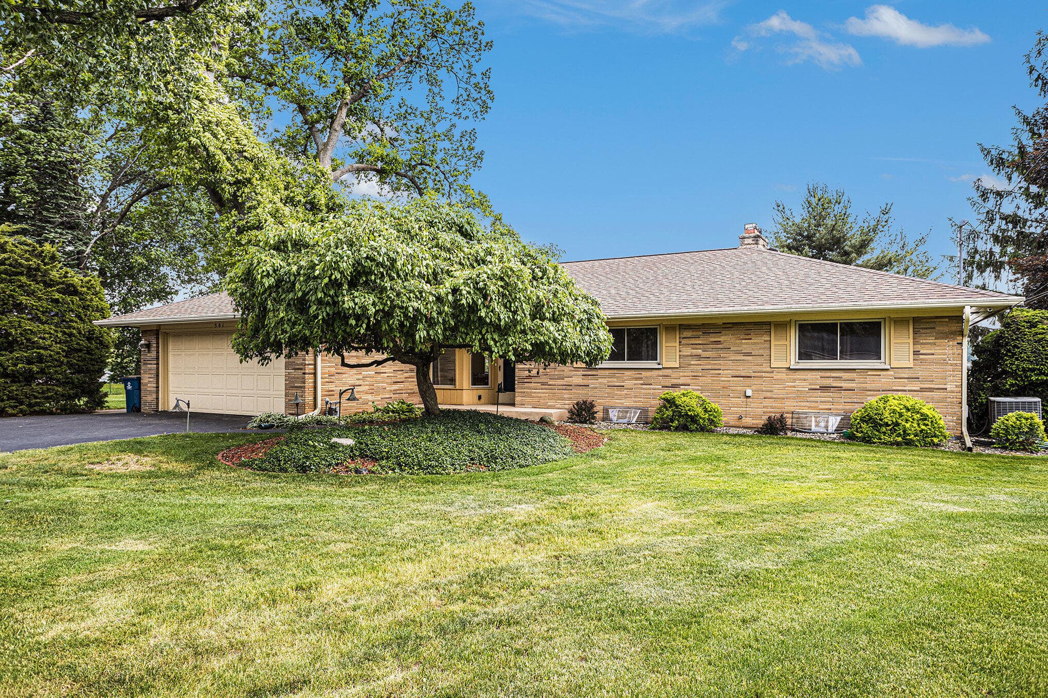 Primary property photo