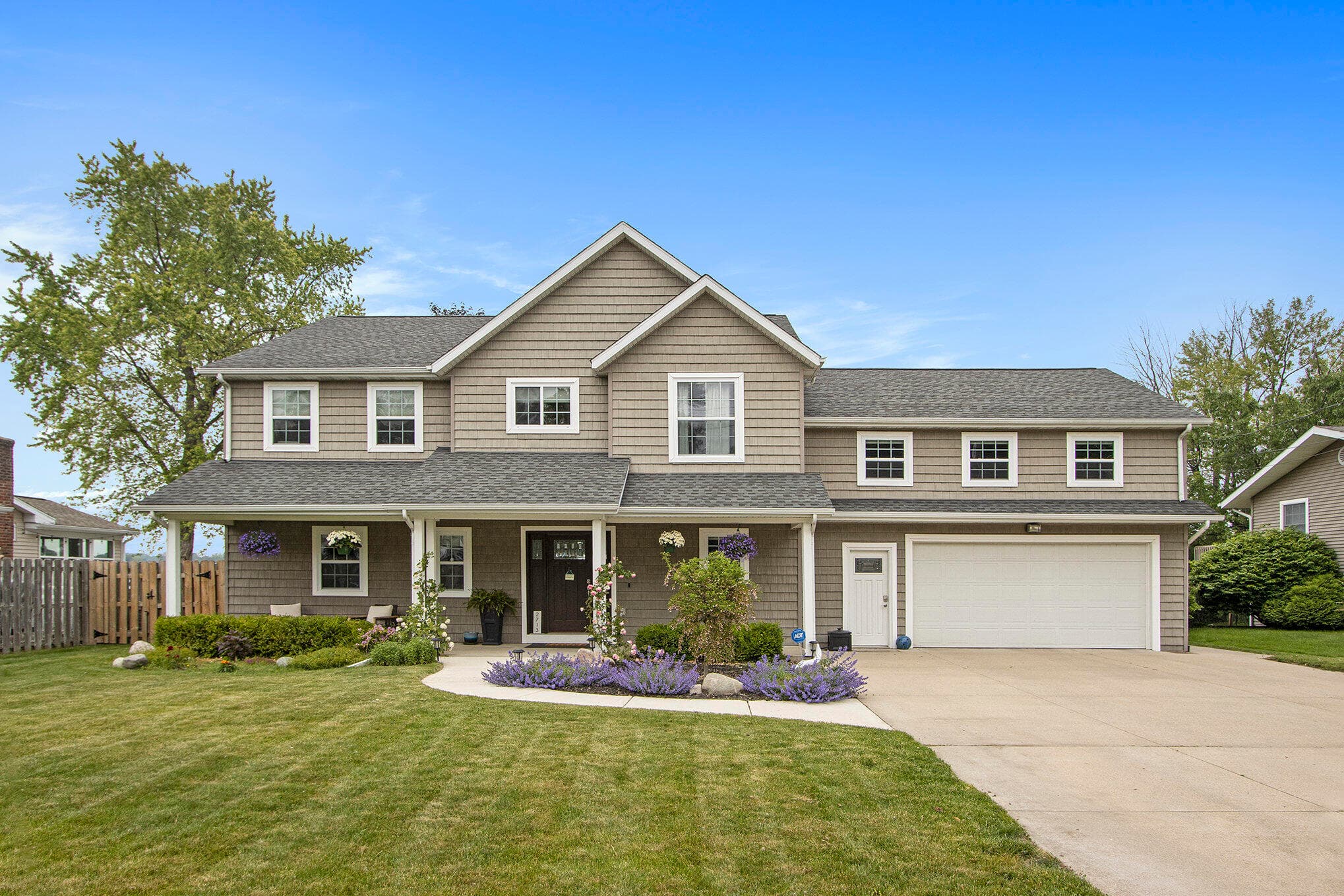 Primary property photo