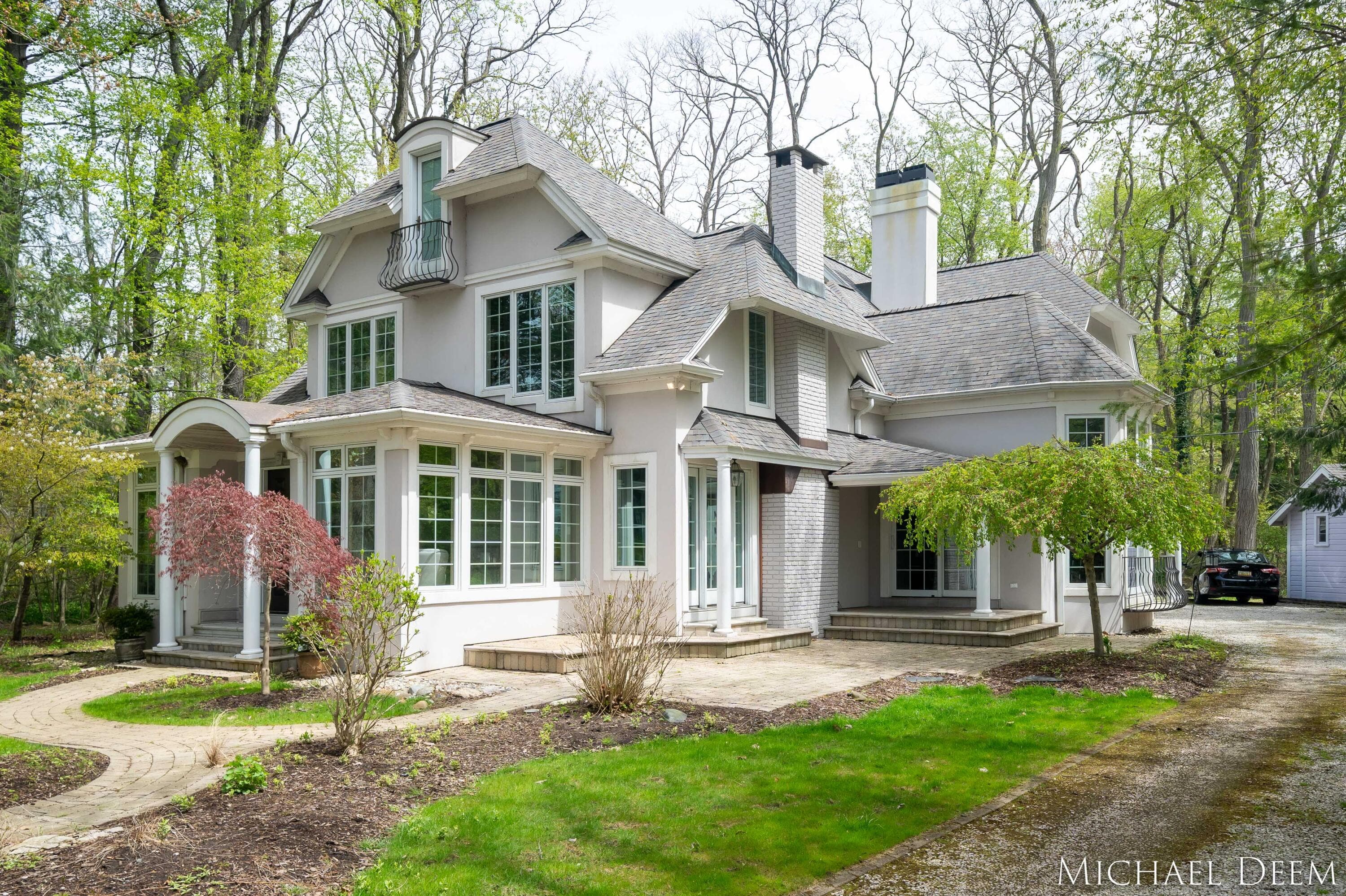 Primary property photo
