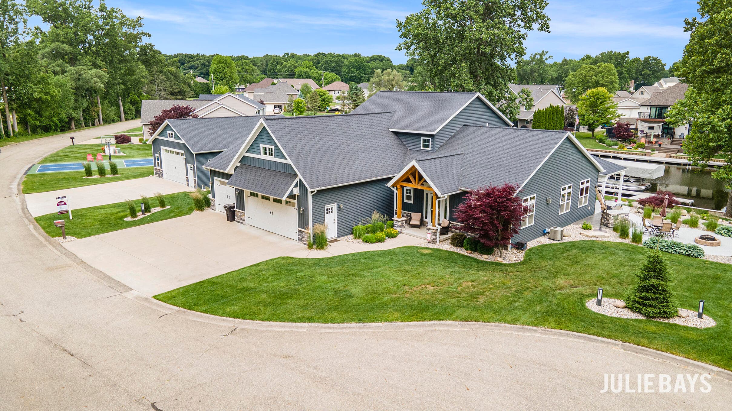 Primary property photo