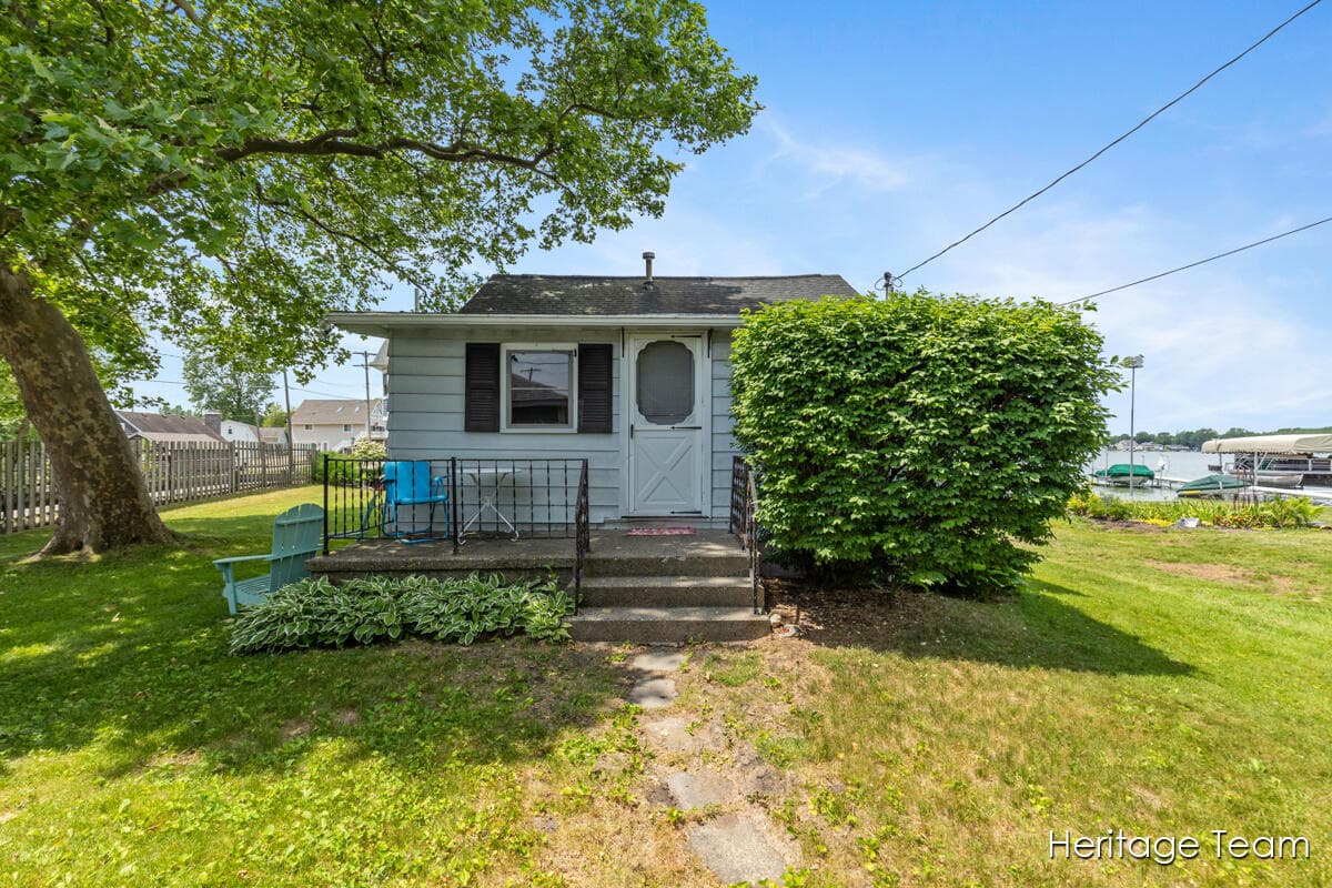 Primary property photo