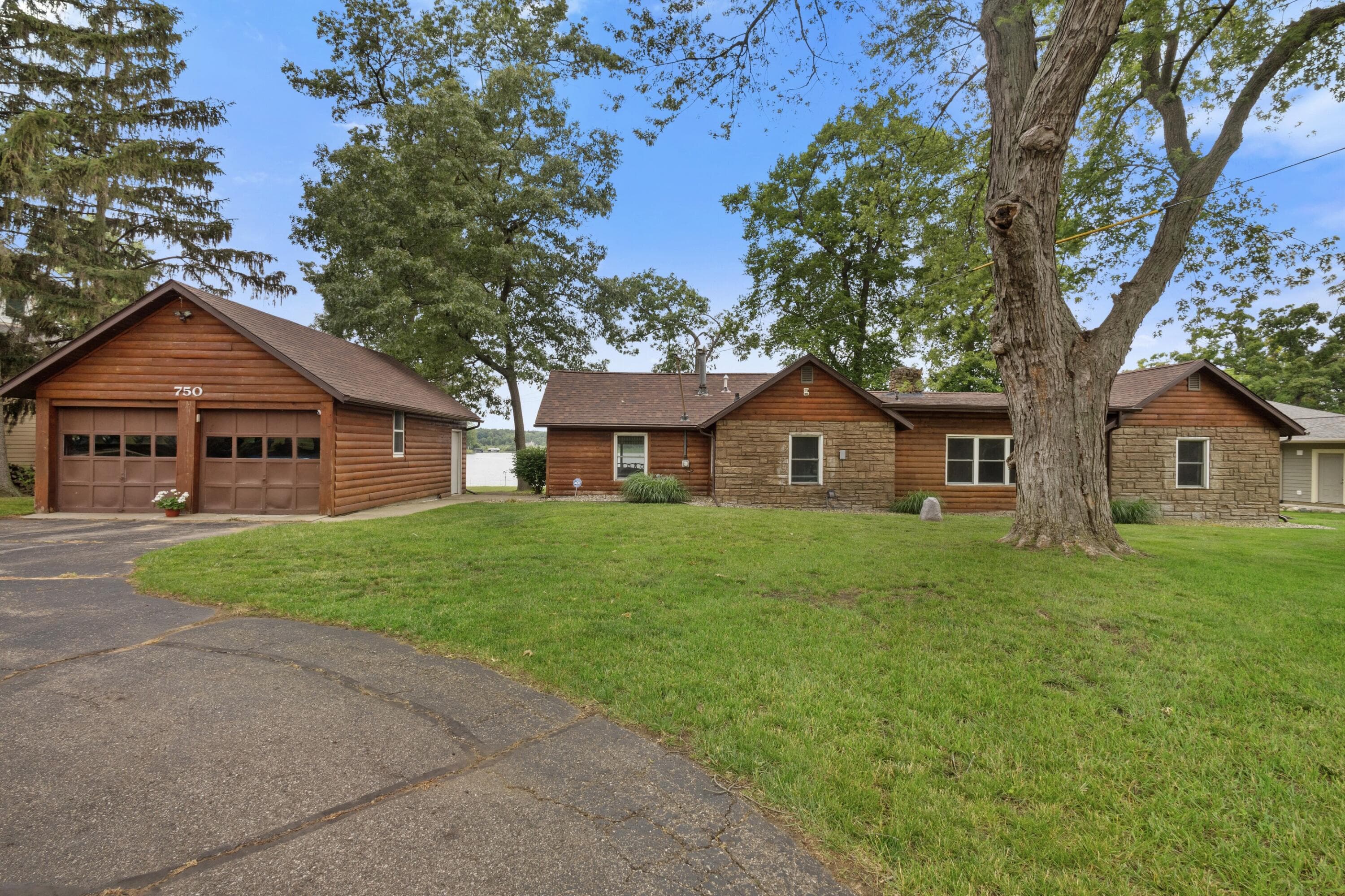 Primary property photo