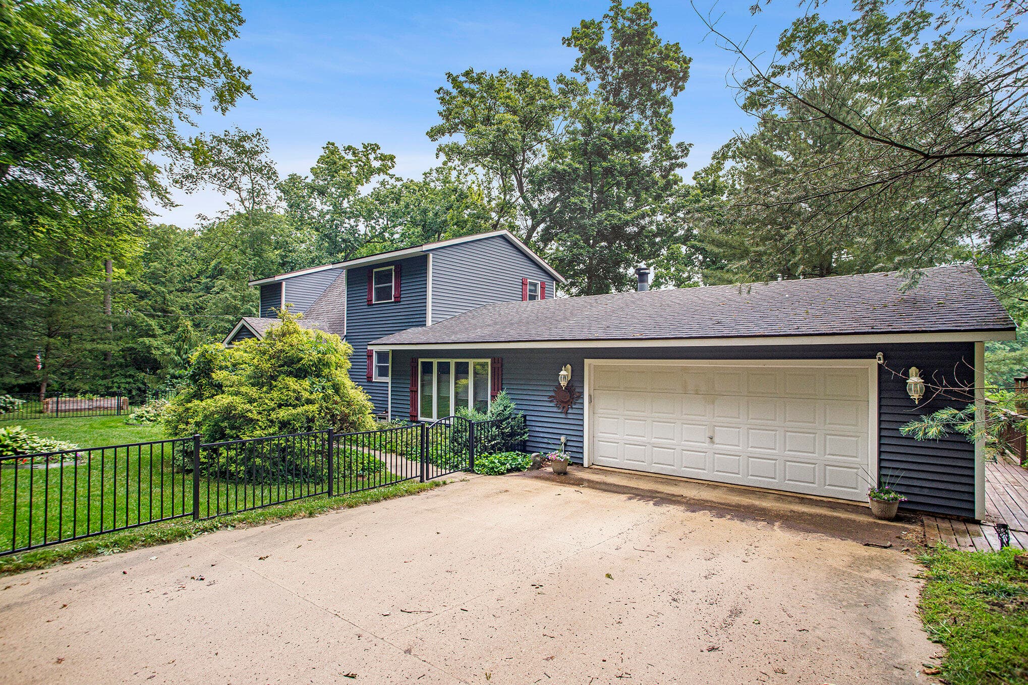 Primary property photo