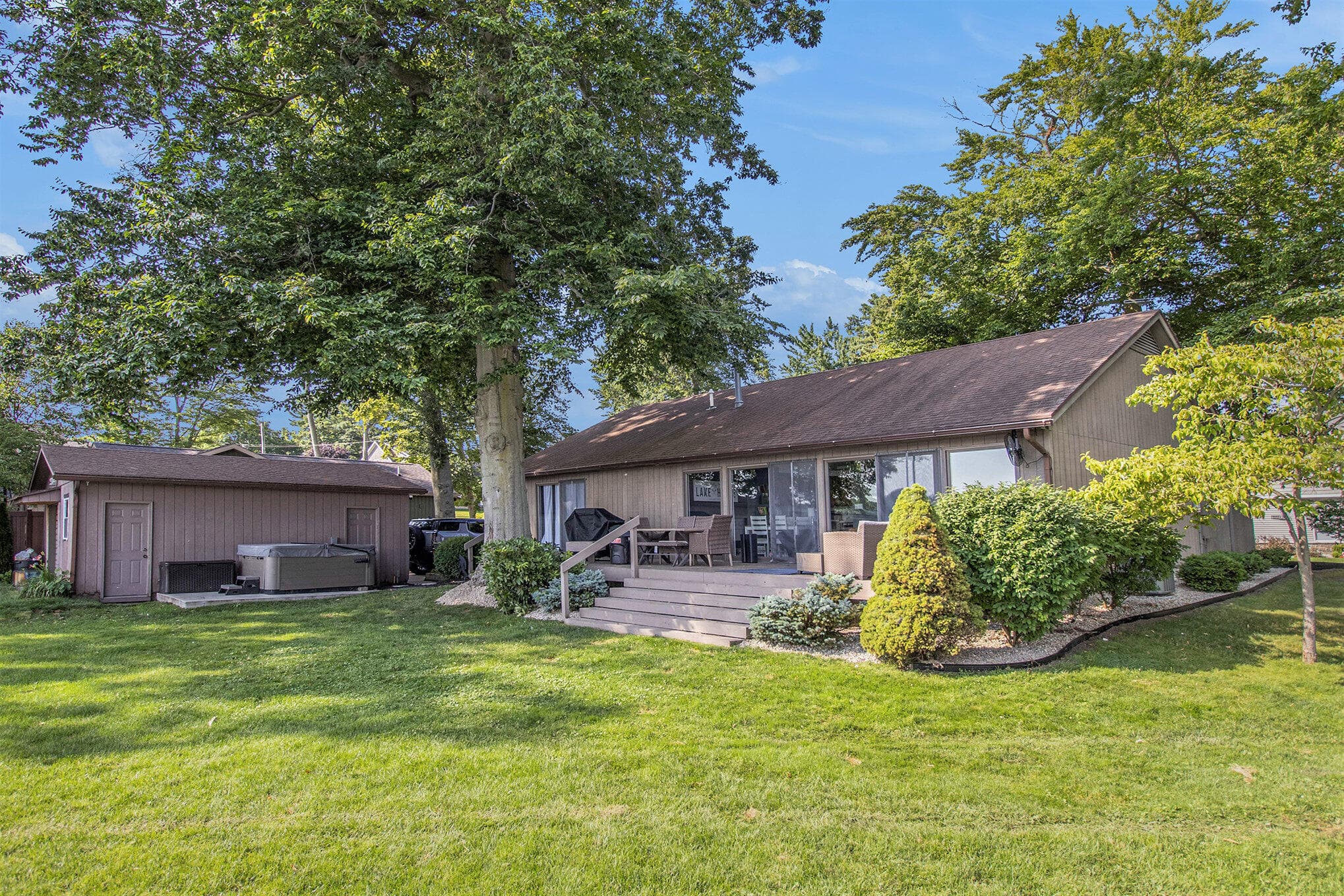 Primary property photo