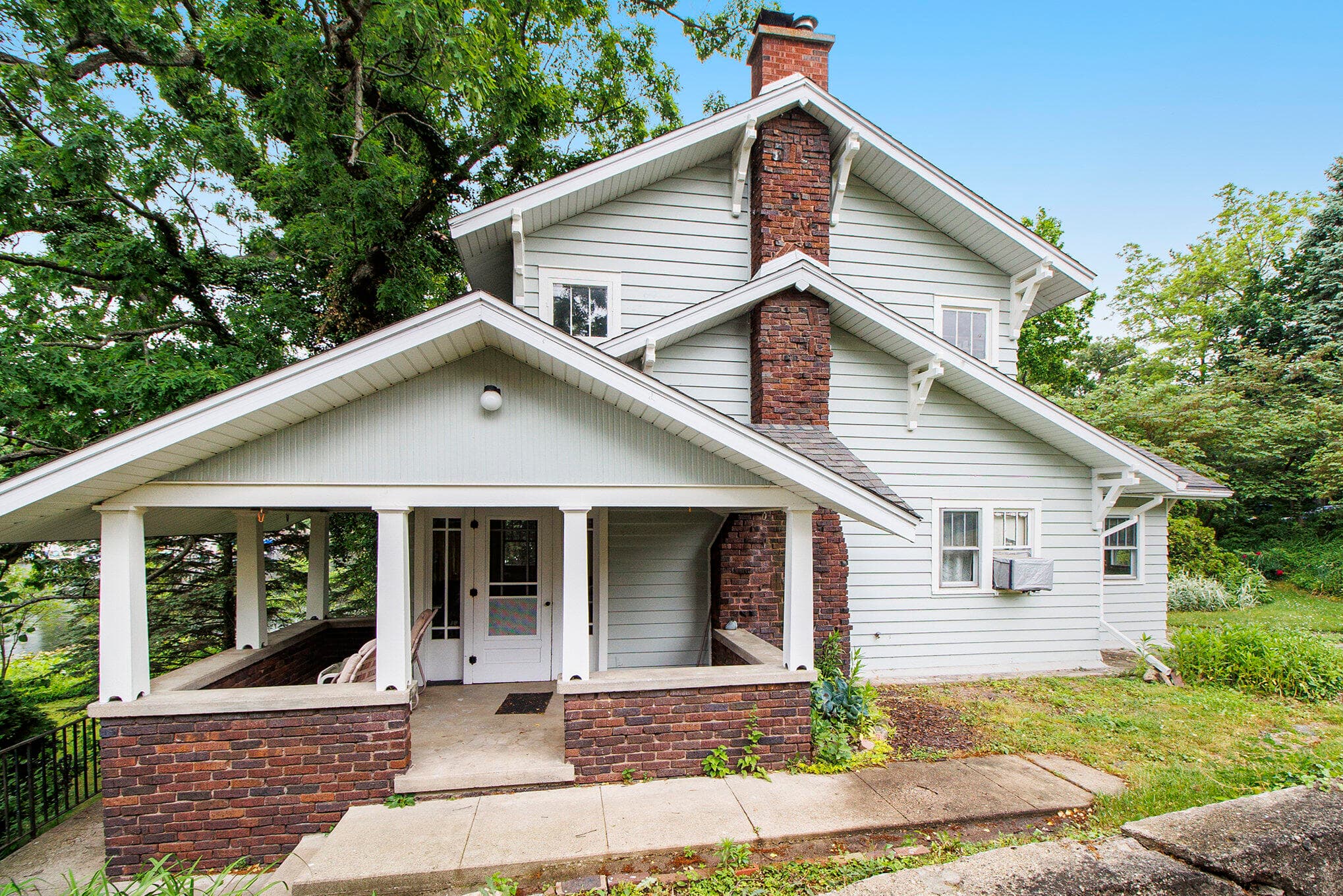 Primary property photo