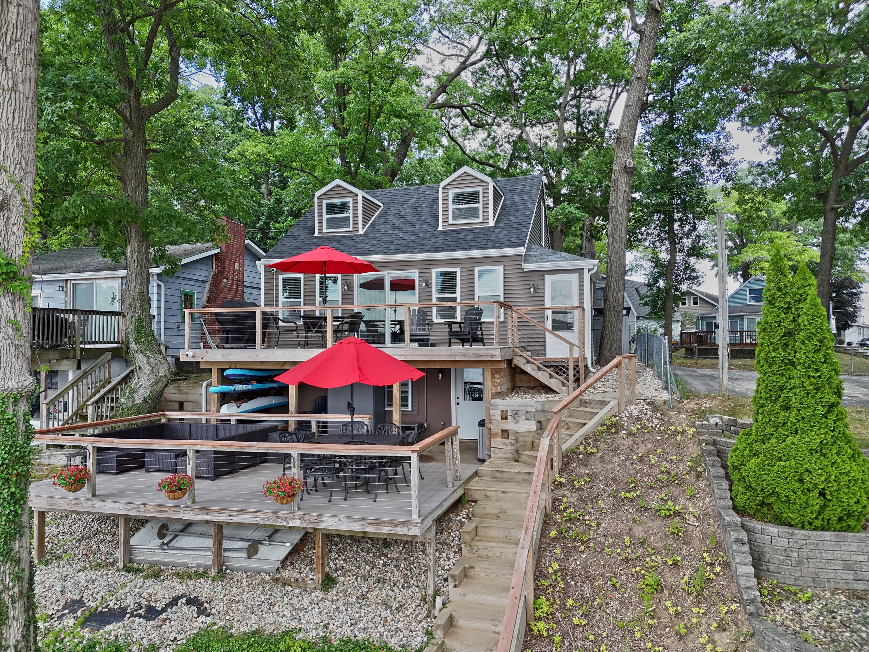 Primary property photo