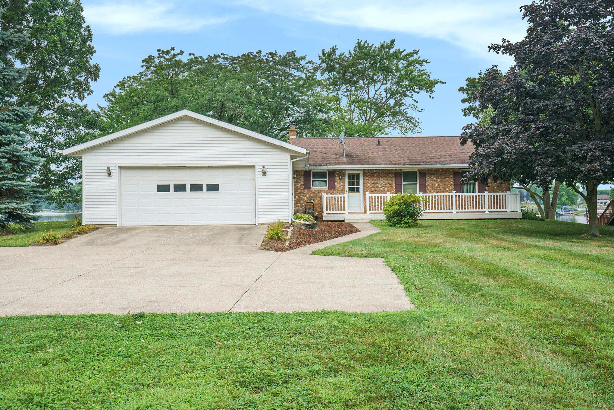 Primary property photo