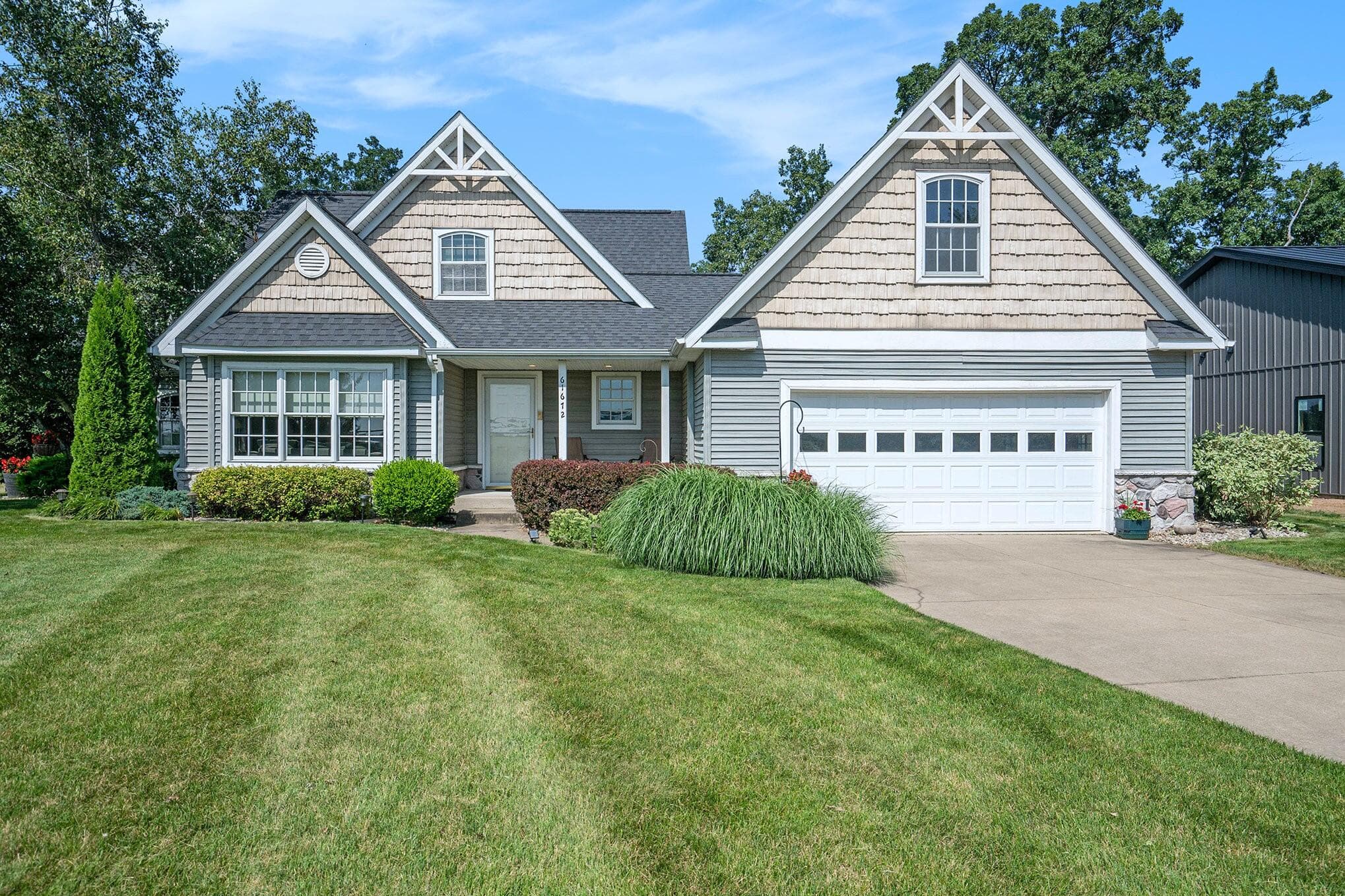 Primary property photo