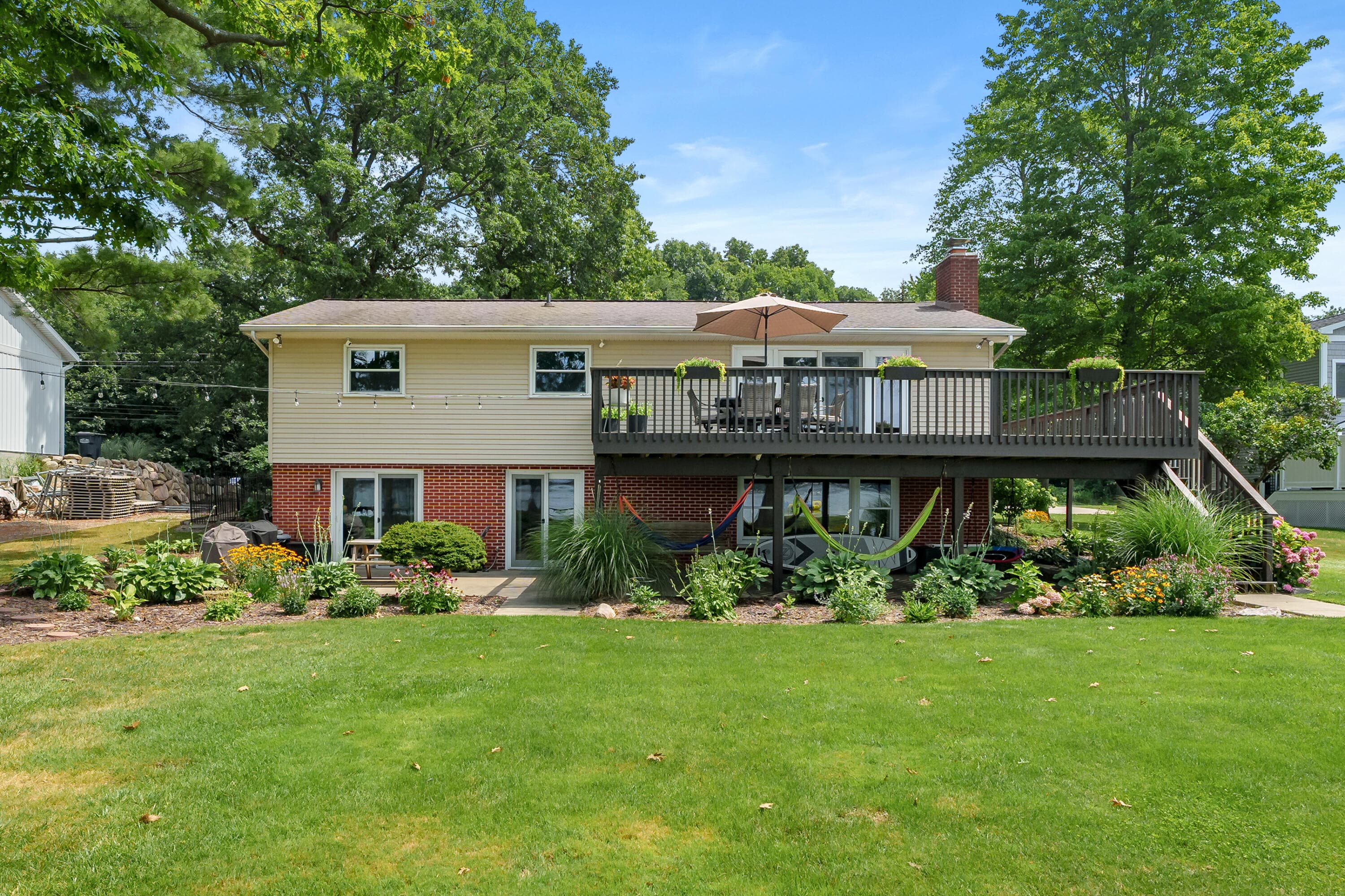 Primary property photo